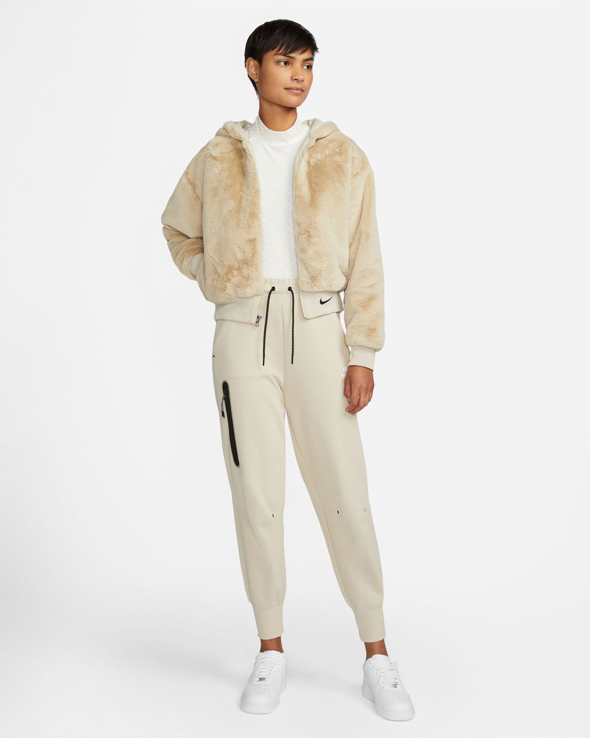 Nike Sportswear Essentials Women's Hoodie Faux Fur Rattan