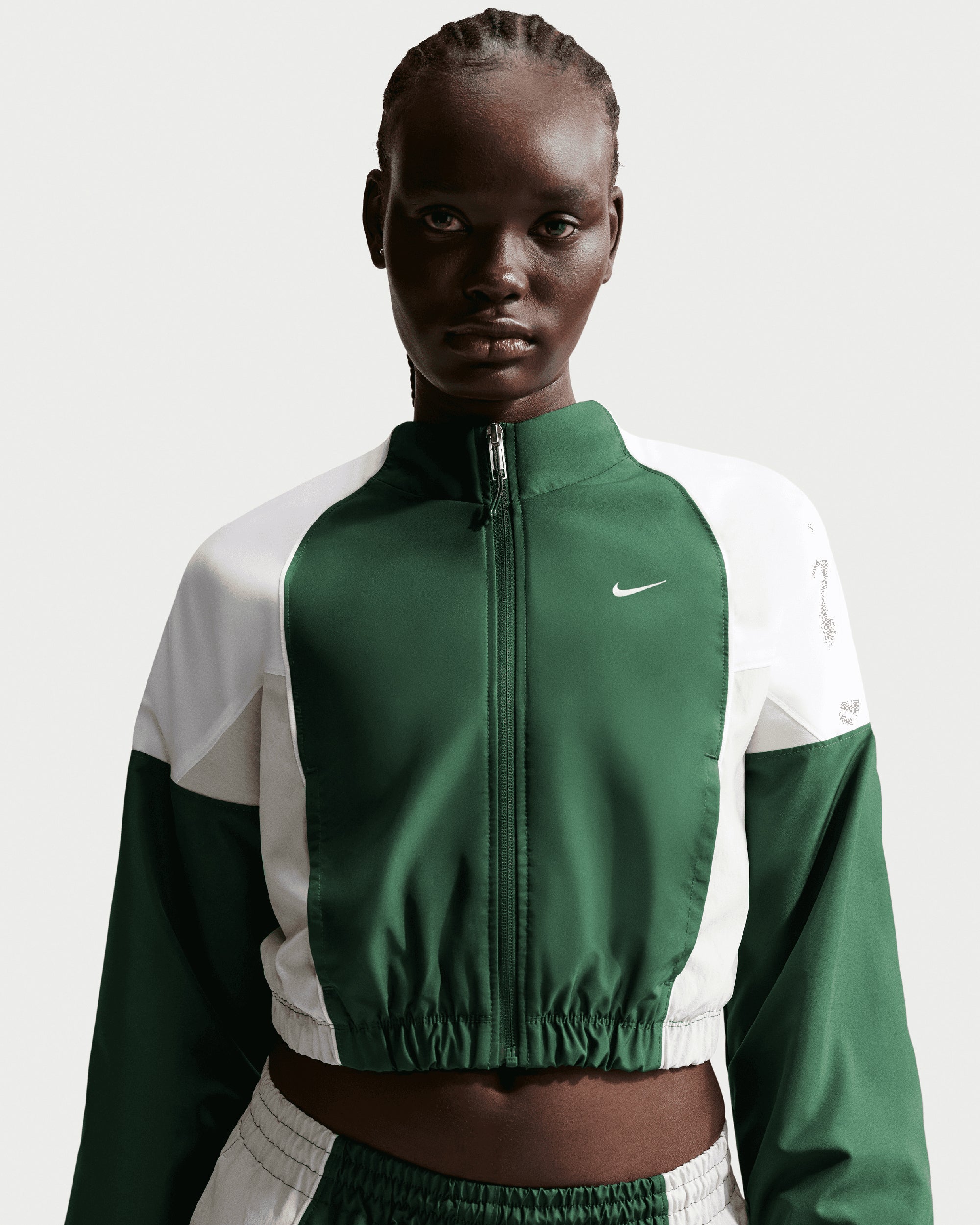 M Nike 冬用トレーニング フルジップフードジャケット オリーブグリーン Nike Sportswear Water-Repellent Crop Women's Track Jacket