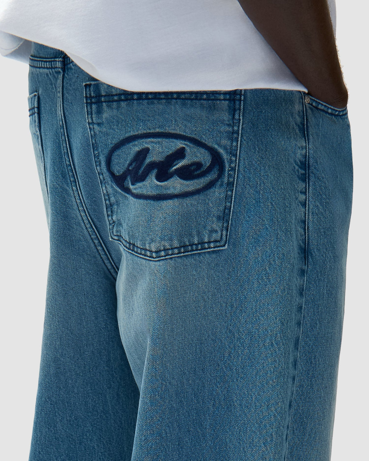 Arte Antwerp Circle Logo Relaxed Men
