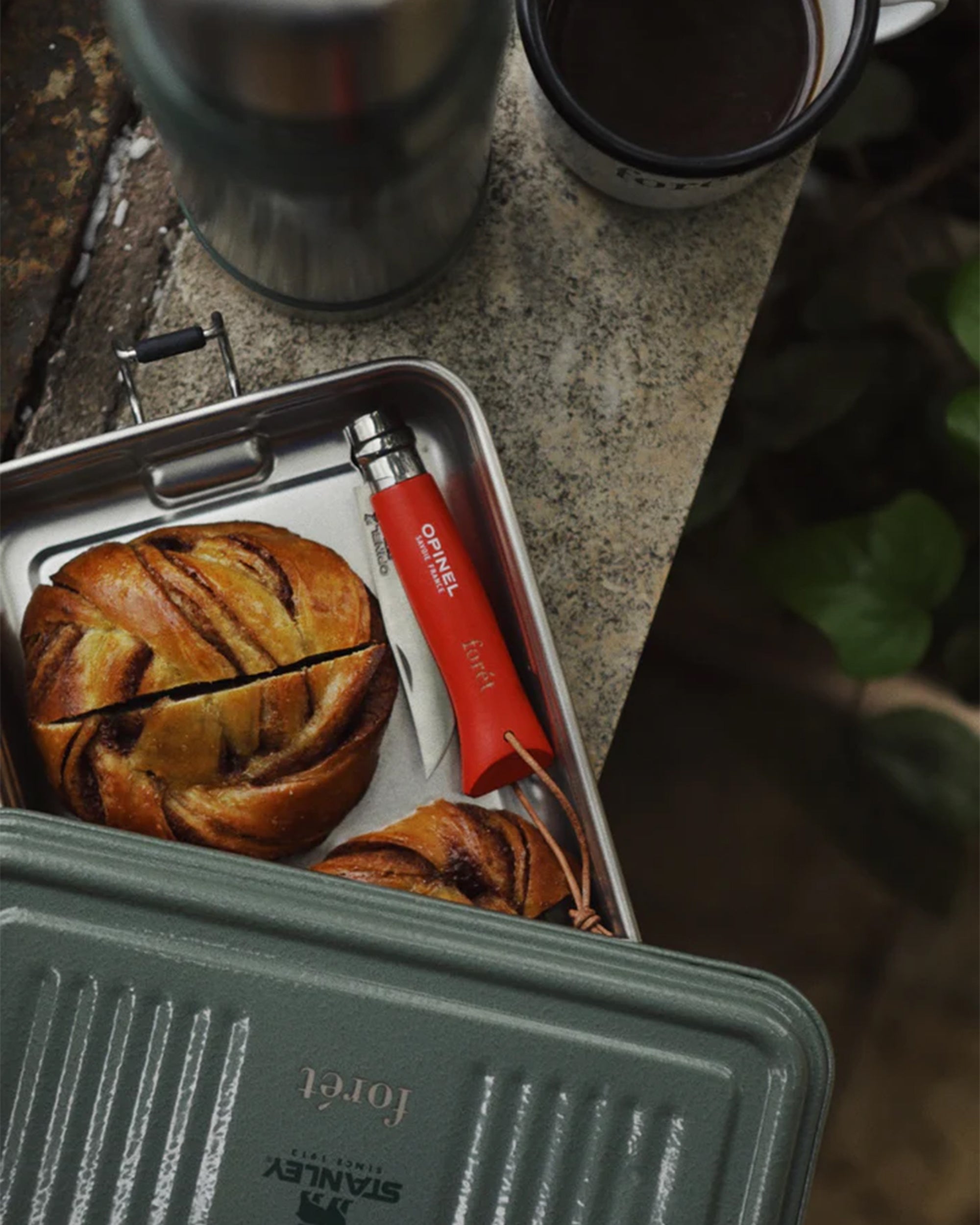 Outdoor accessories forét x Stanley Classic Lunchbox - F2004-ARMY