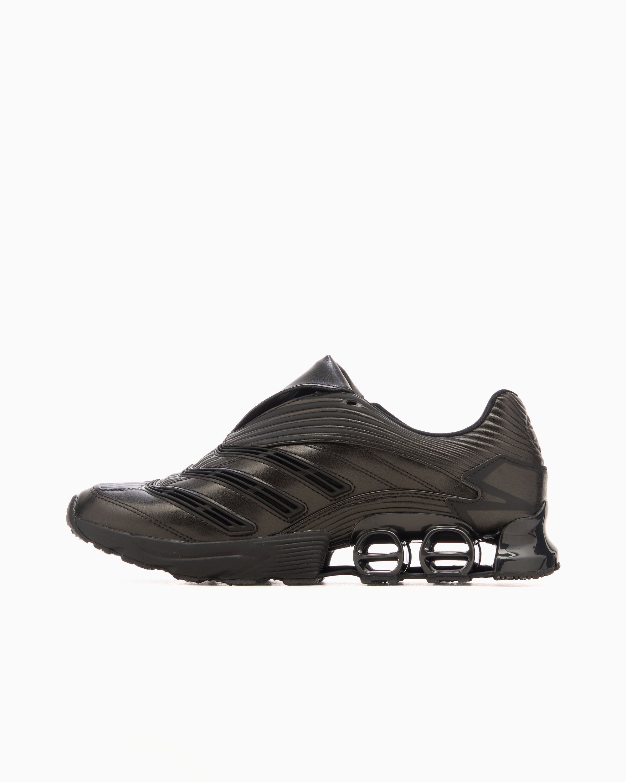 新品 adidas Predator Megaride スニーカー 42 2/3 adidas Originals Predator Megaride