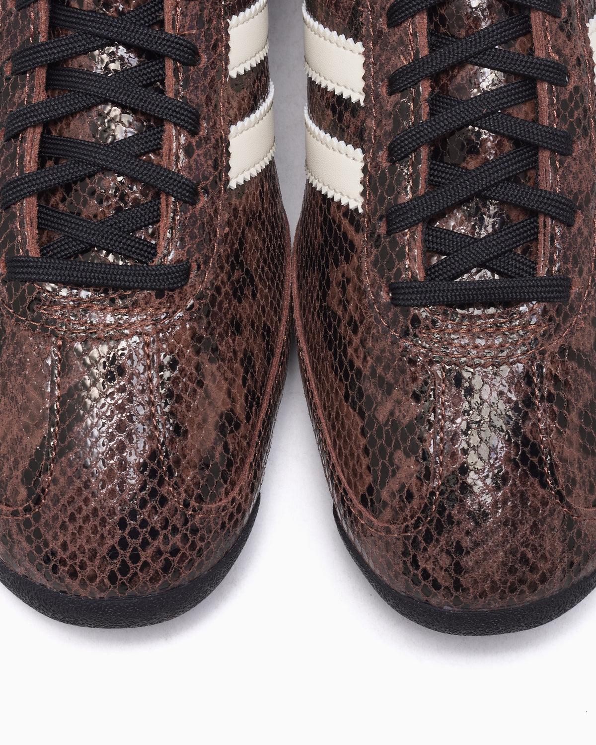 adidas tobacco weave Hit The Homerun With The 'Dessert Brown' the Tobacco Trainers arrive this season in the Magic Beige adidas HANDBALL SPEZIAL Shoes Light