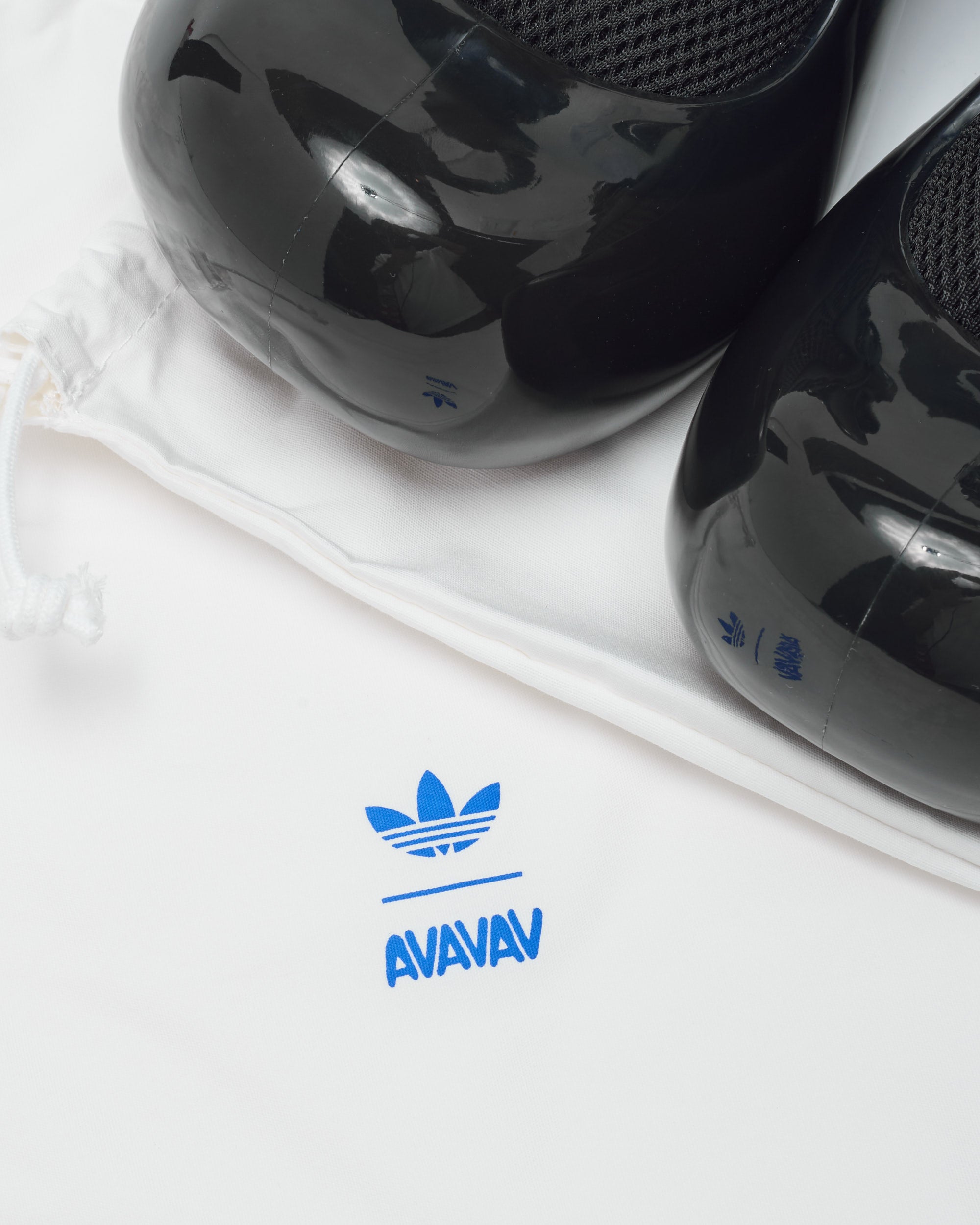 adidasOriginals by AvavavBaselayerの黒×白1枚 adidas Originals x AVAVAV Women's Moonrubber