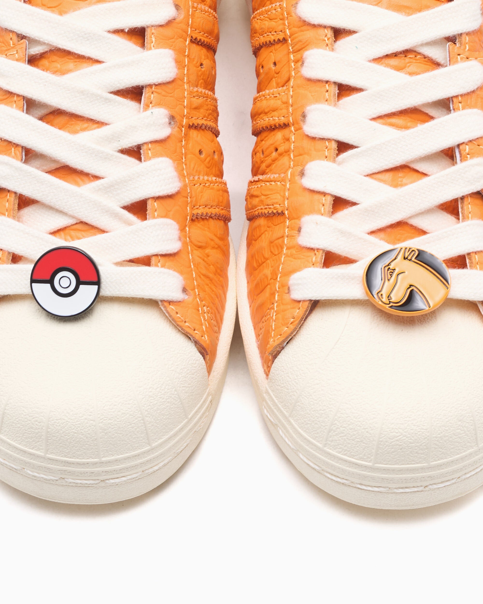 Sneakers adidas Originals x Pokemon Superstar Vintage "Charizard" - KI2861