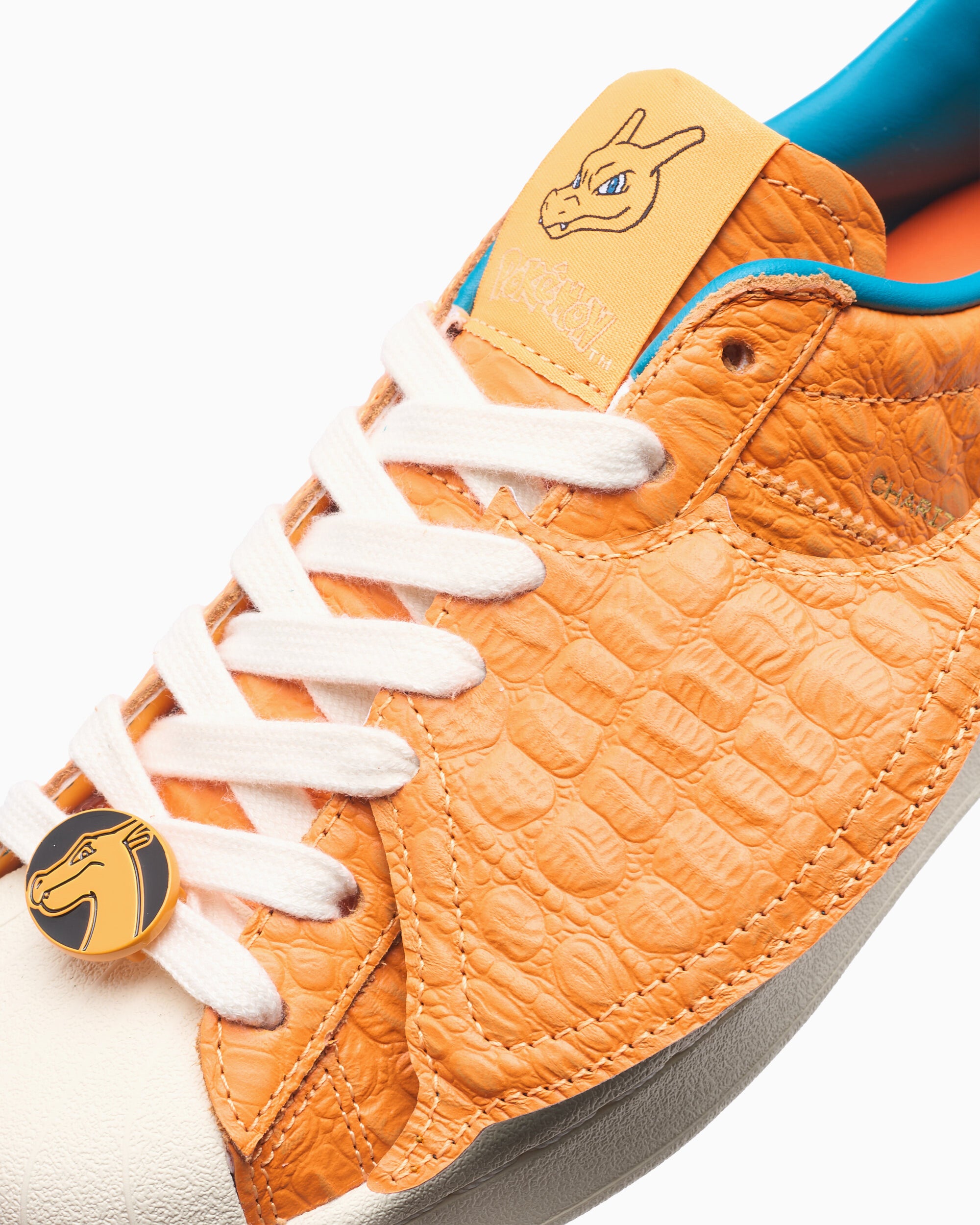 Sneakers adidas Originals x Pokemon Superstar Vintage "Charizard" - KI2861