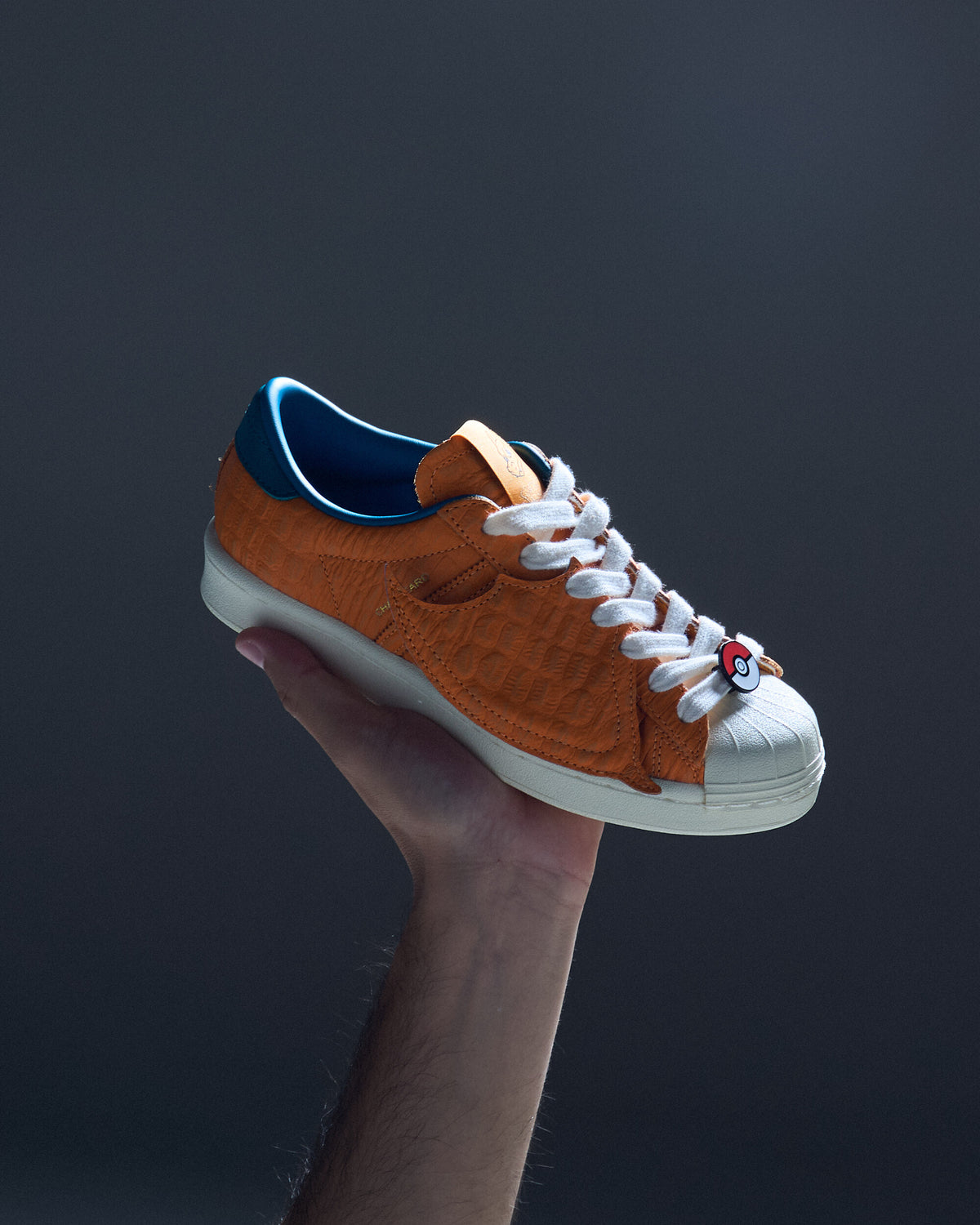 Sneakers adidas Originals x Pokemon Superstar Vintage "Charizard" - KI2861