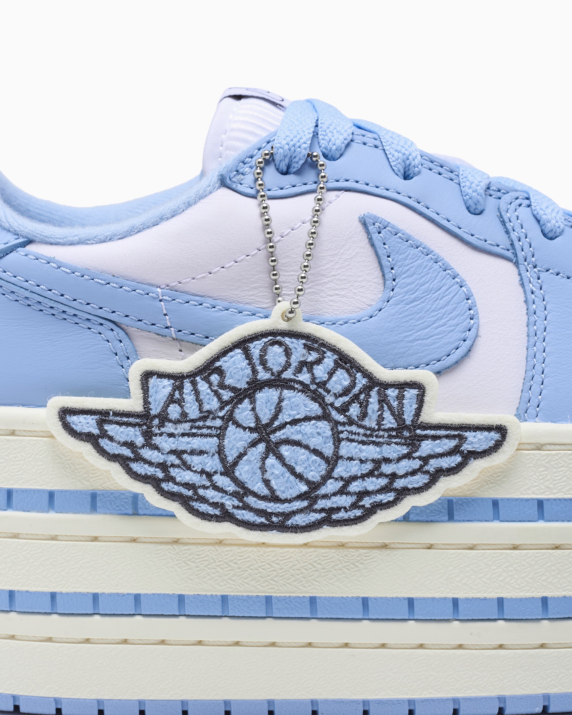 sneakers-air-jordan-1-womens-