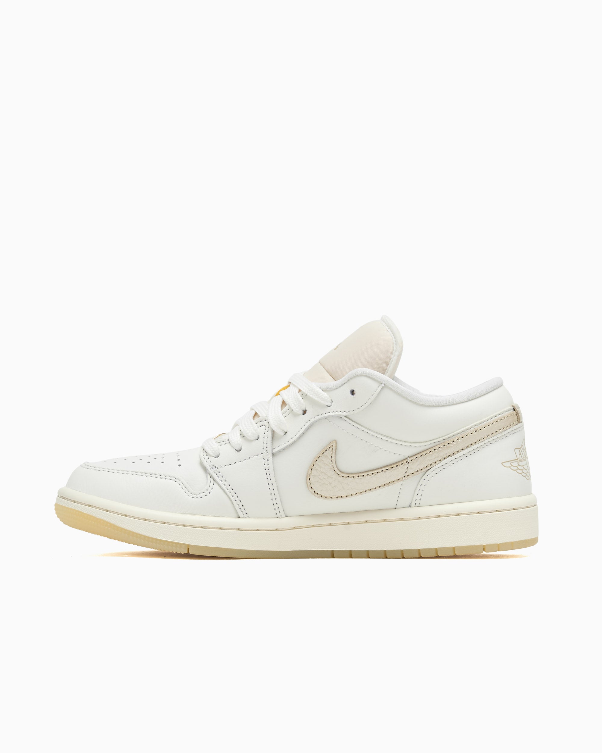 Air Jordan Women's 1 Low SE 