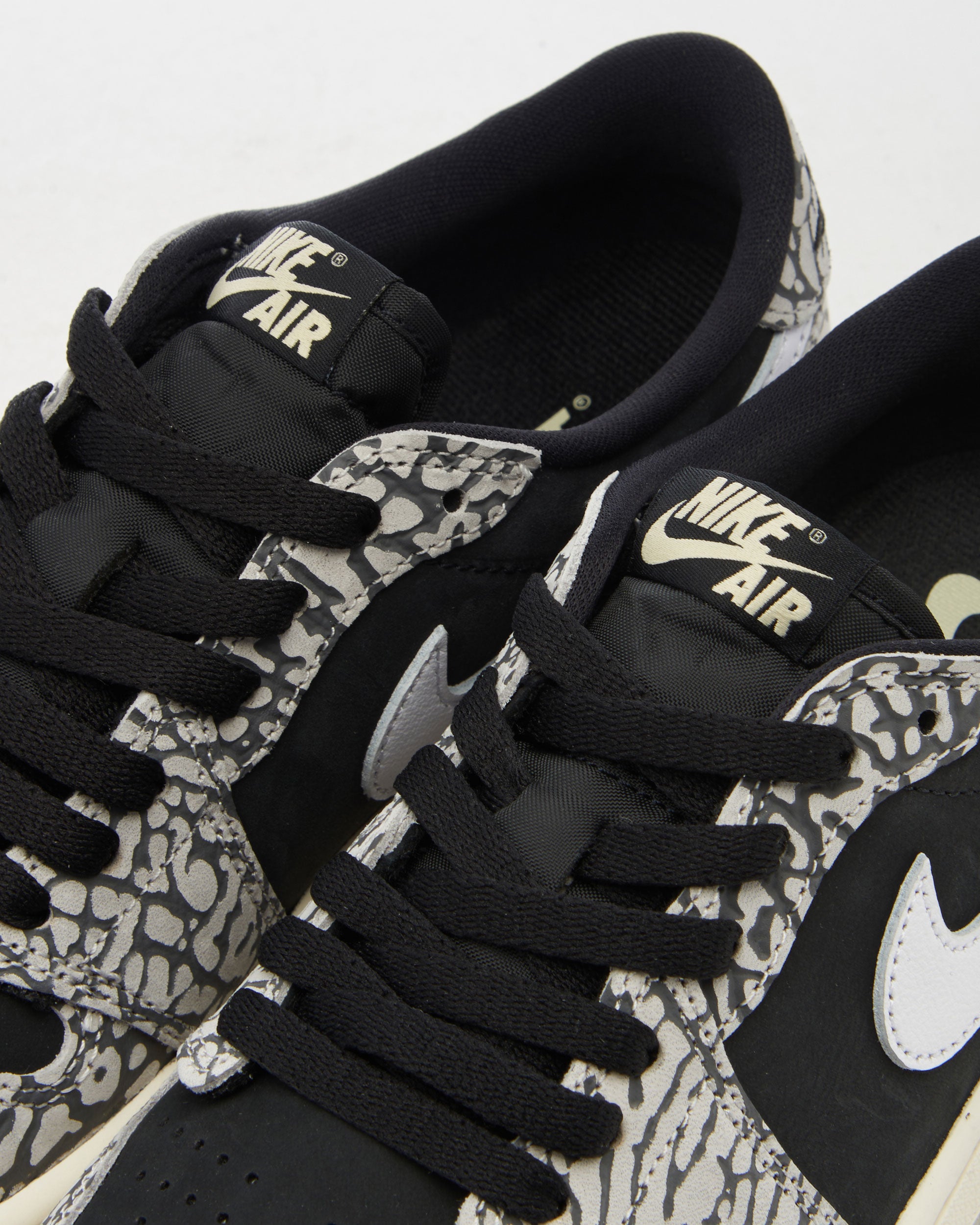 Sneakers Air Jordan Women's 1 Retro Low OG "Black Cement" - CZ0775-001