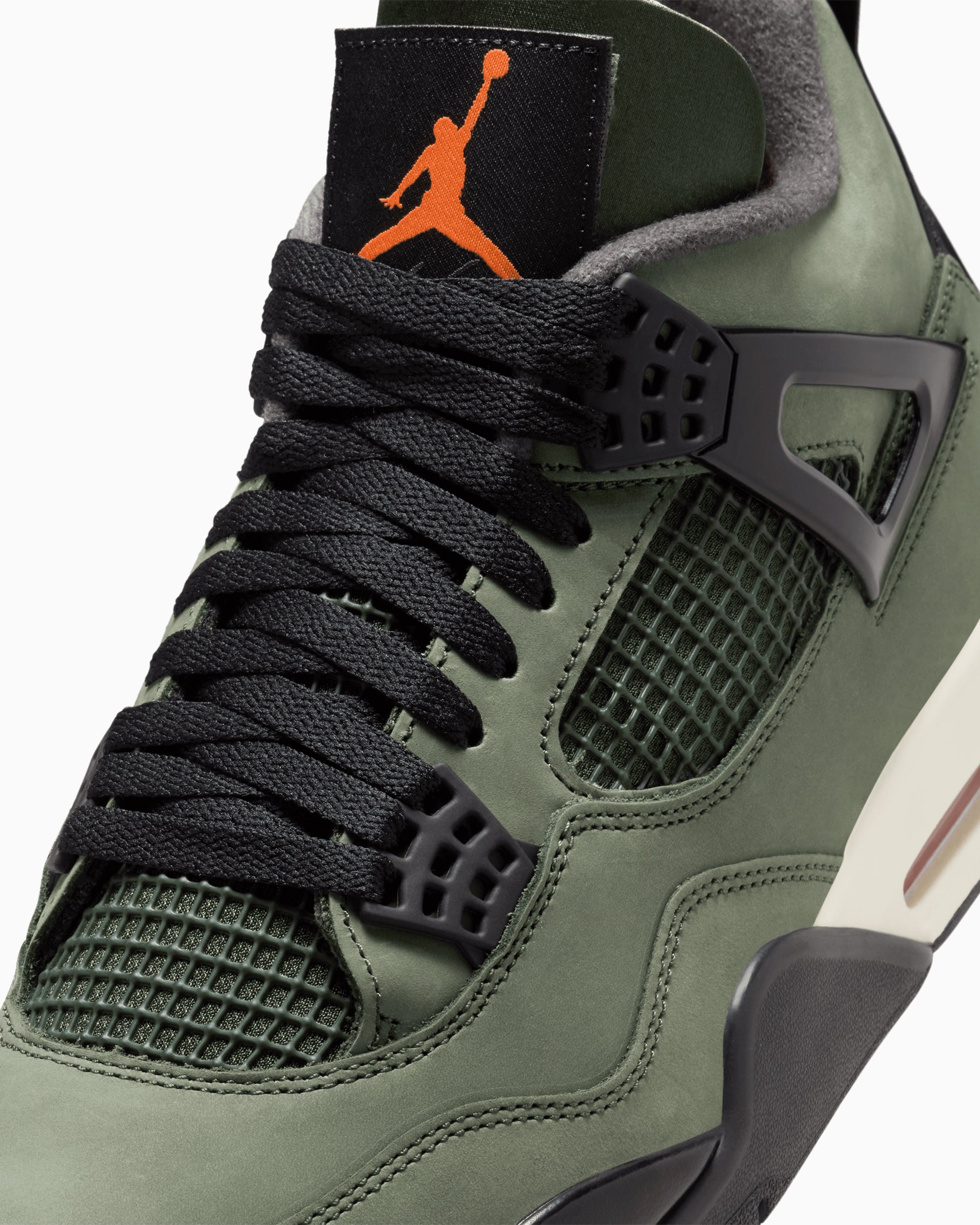 Air Jordan x Undefeated 4 Retro OG SP 