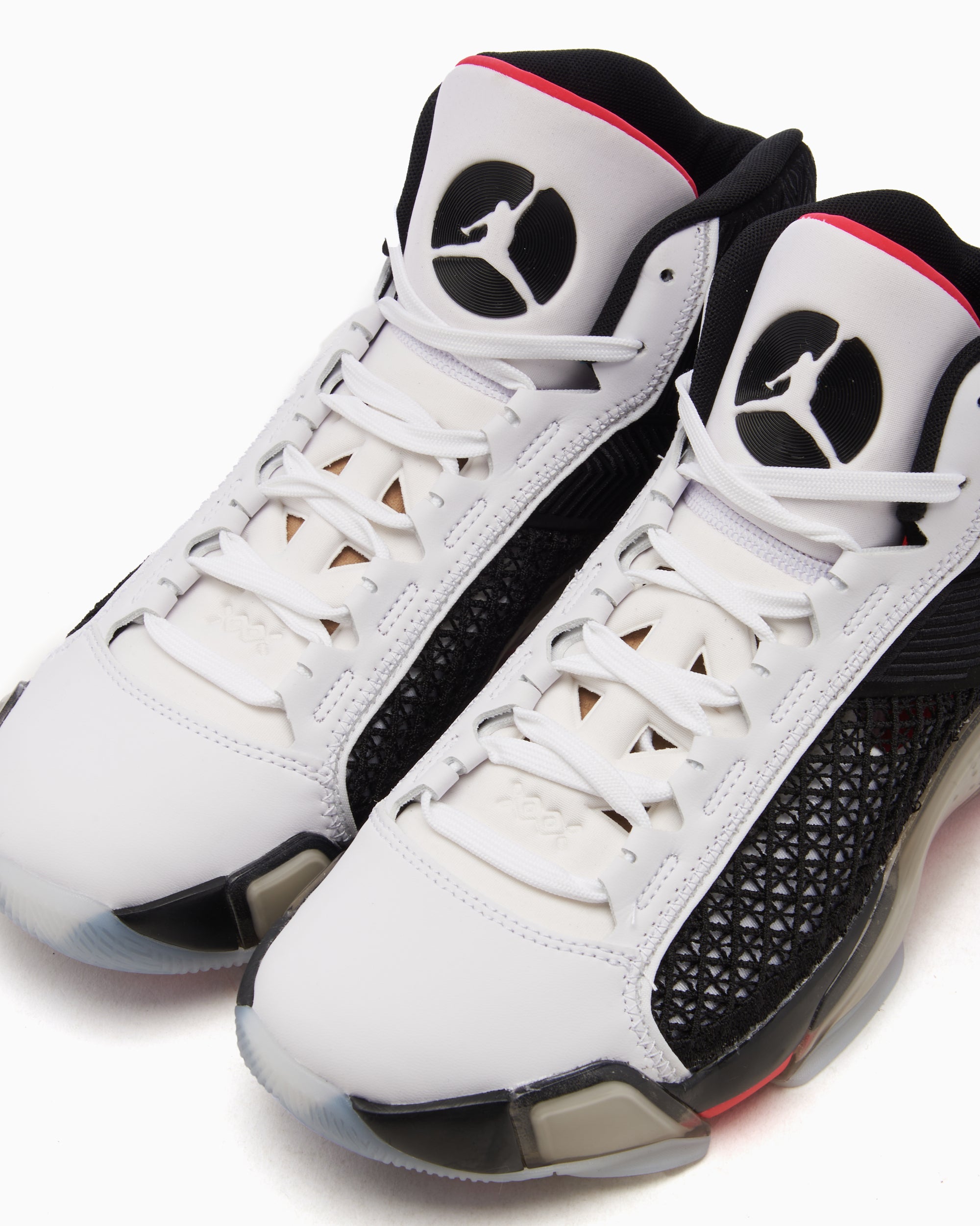 sneakers-air-jordan-xxxviii-