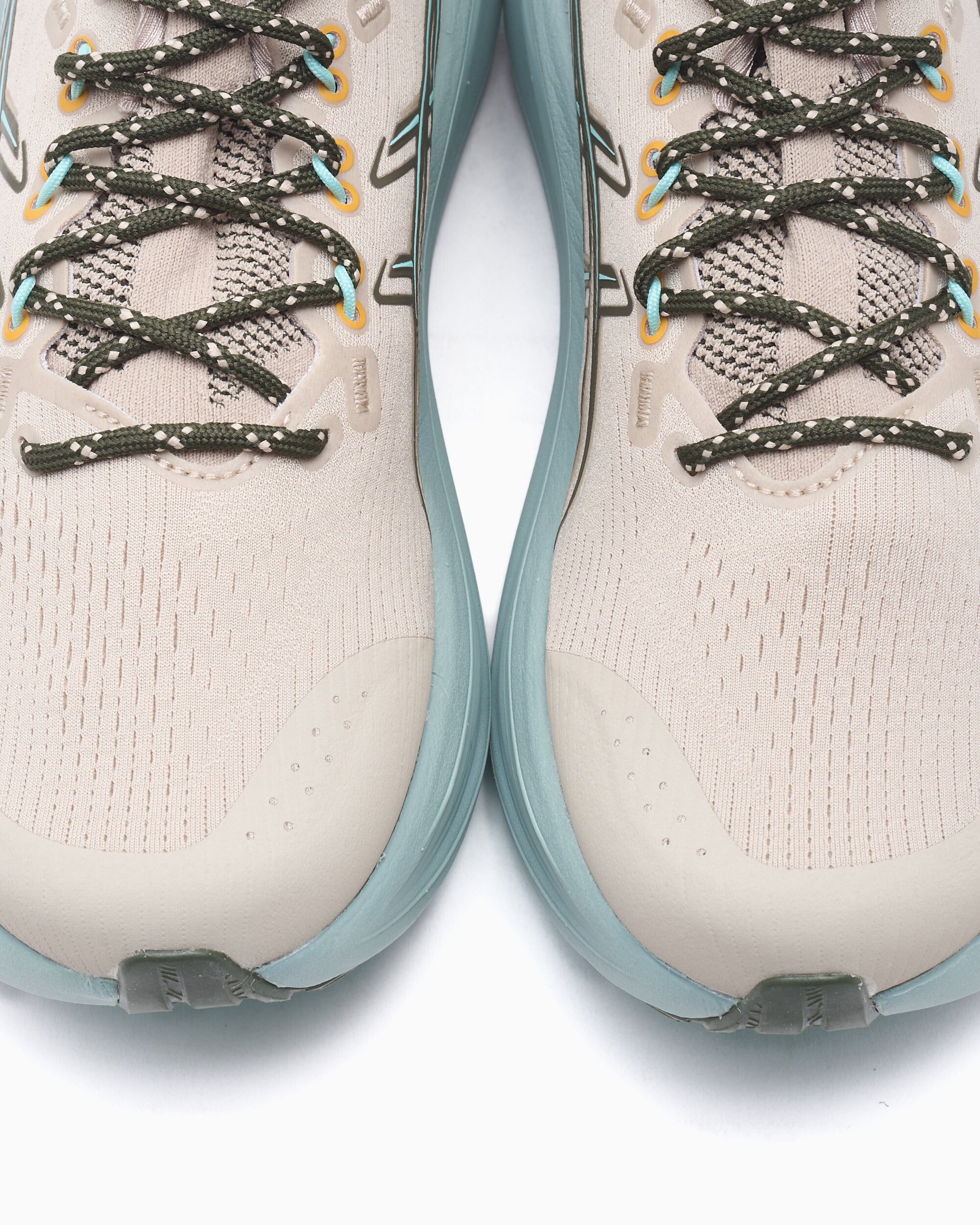 Sneakers ASICS Gel-Nimbus 28 TR - 1011C309-250