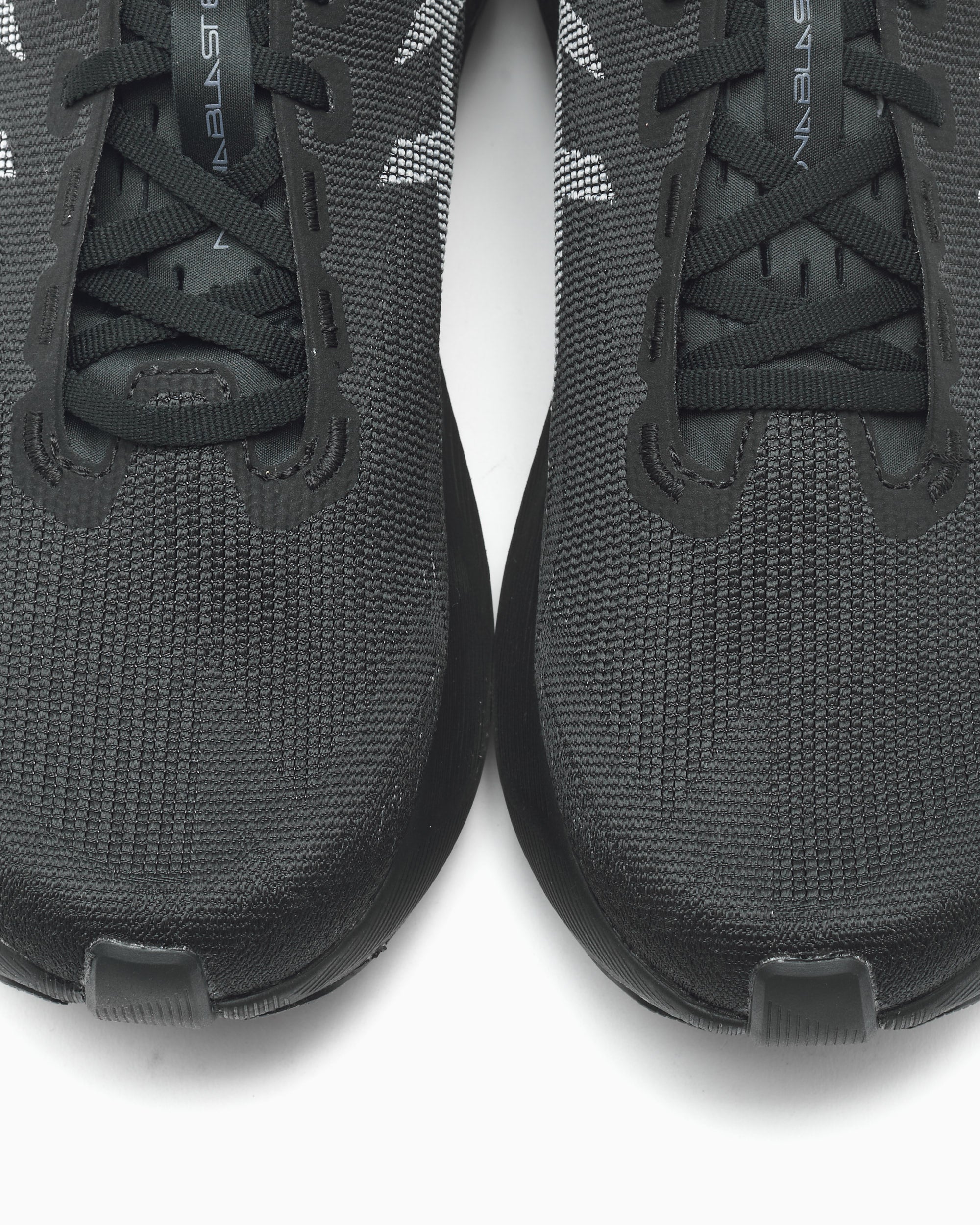 ASICS Novablast 6