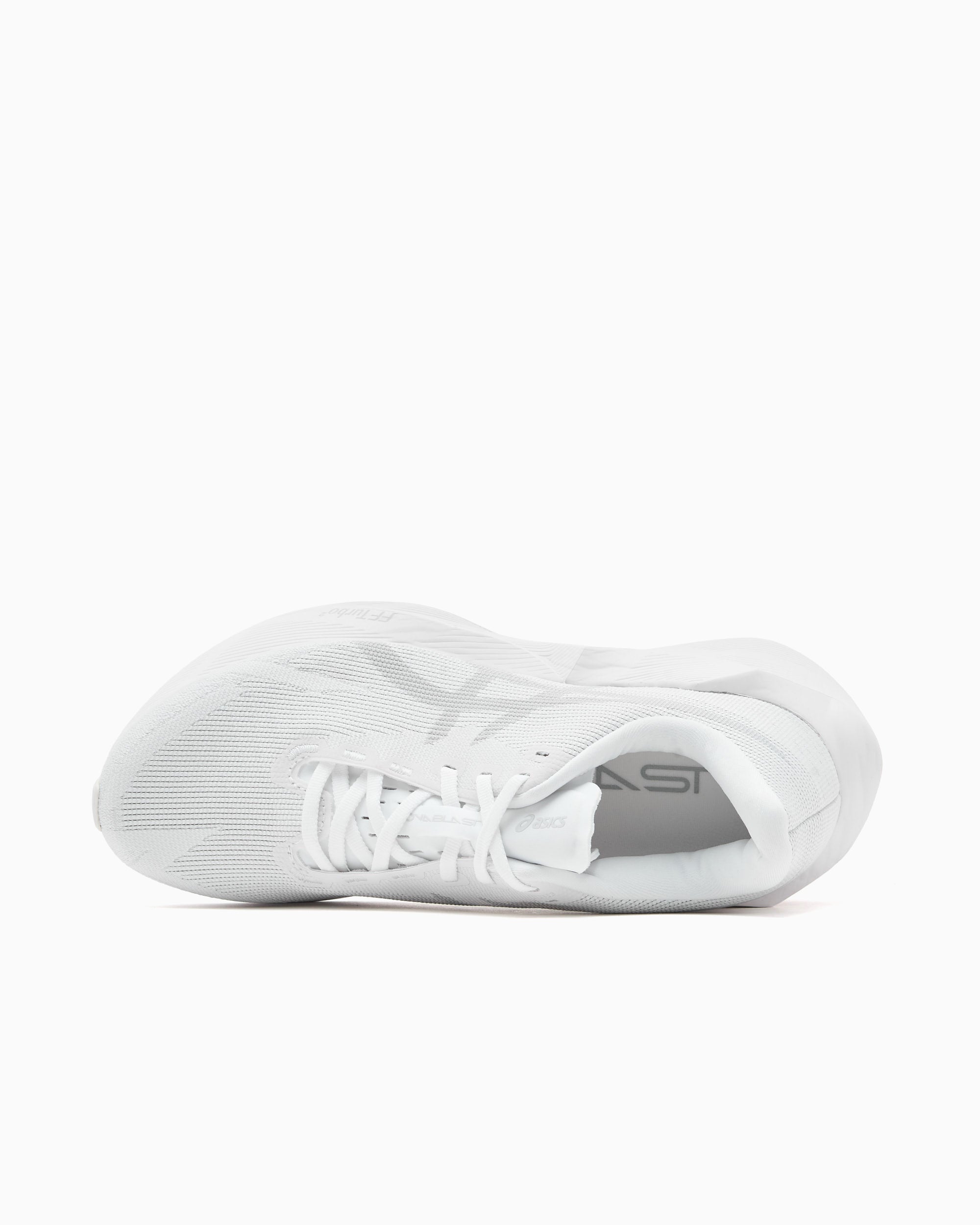 ASICS Novablast 6