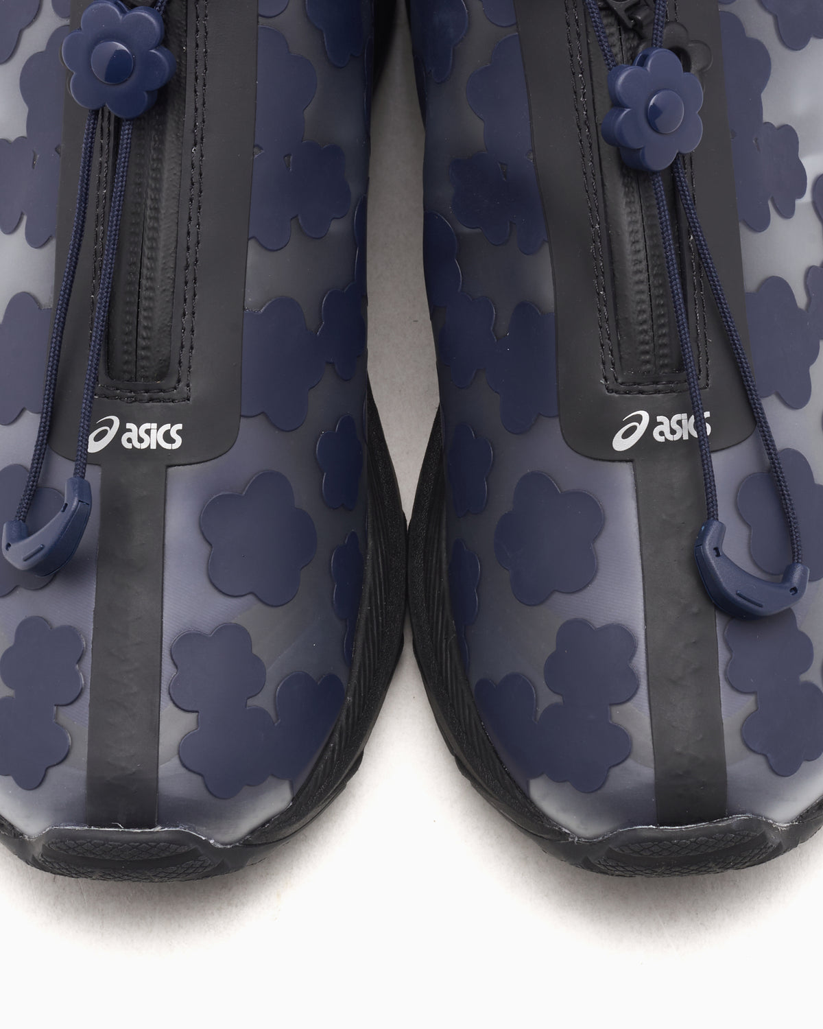 sneakers-asics-x-cecilie- 