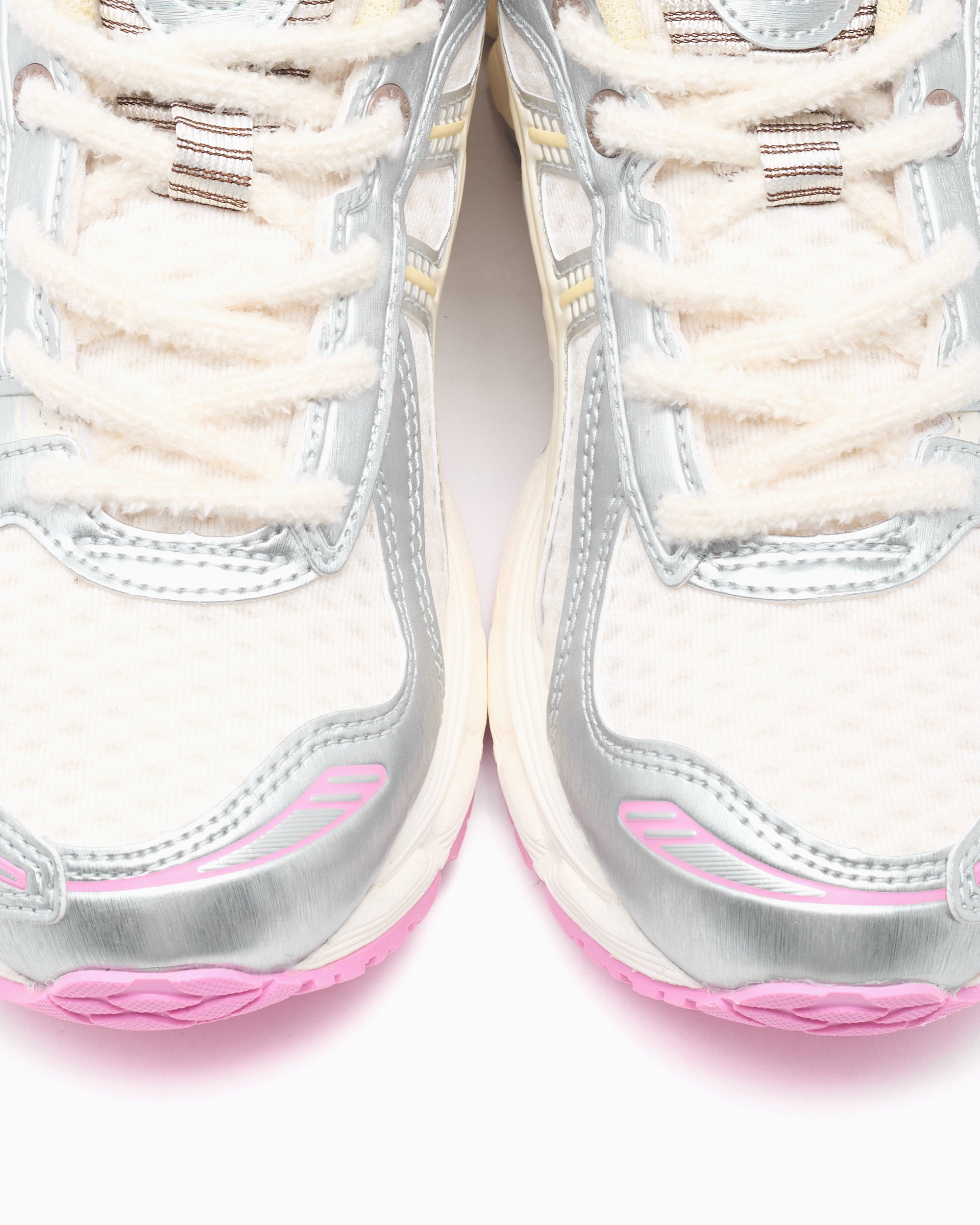 Sneakers ASICS x VANDYTHEPINK Gel-Kayano 12.1 - 1203B302-100