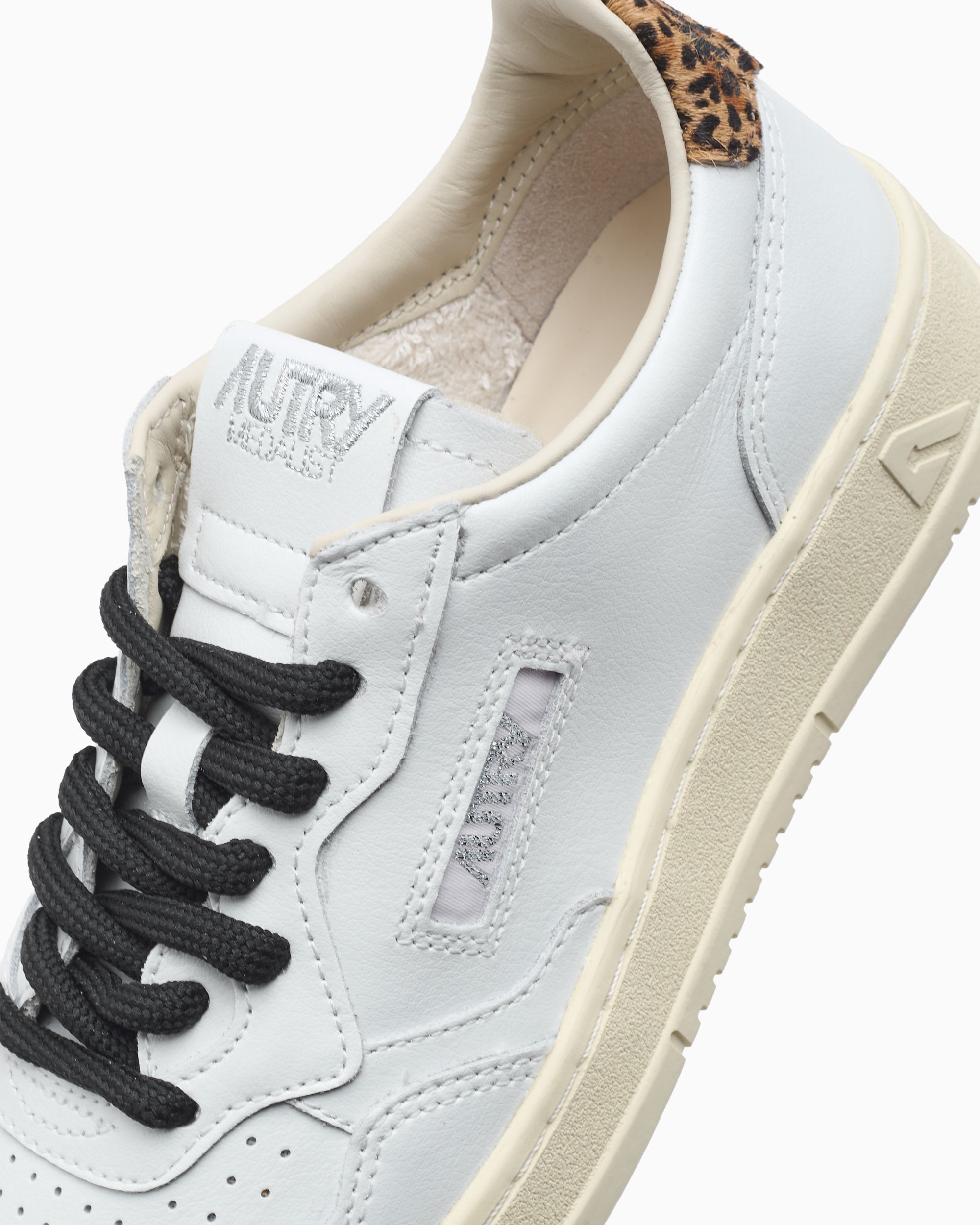 Sneakers Autry Women's Medalist Low - AULWOC01