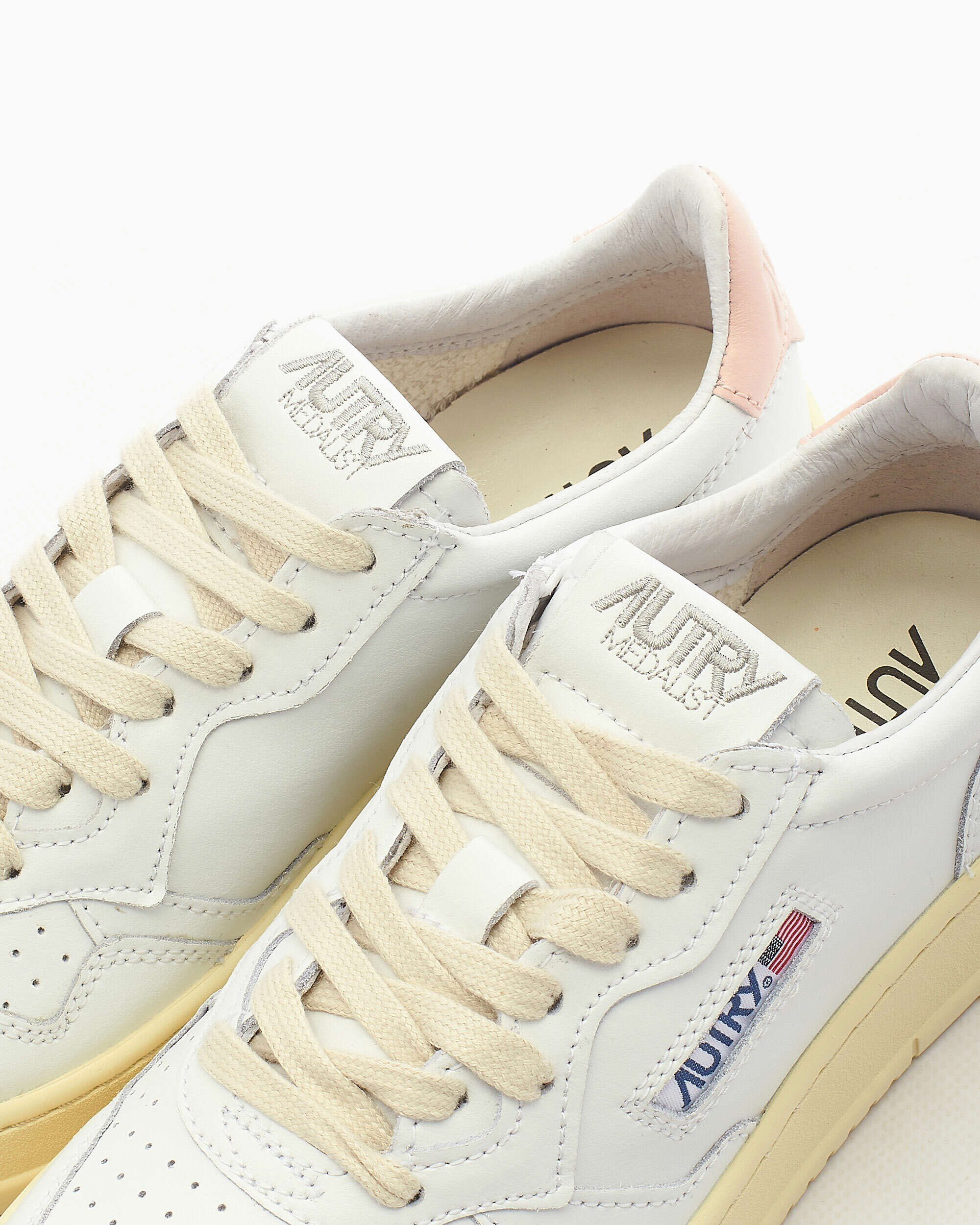Autry Women's Medalist Low Leather