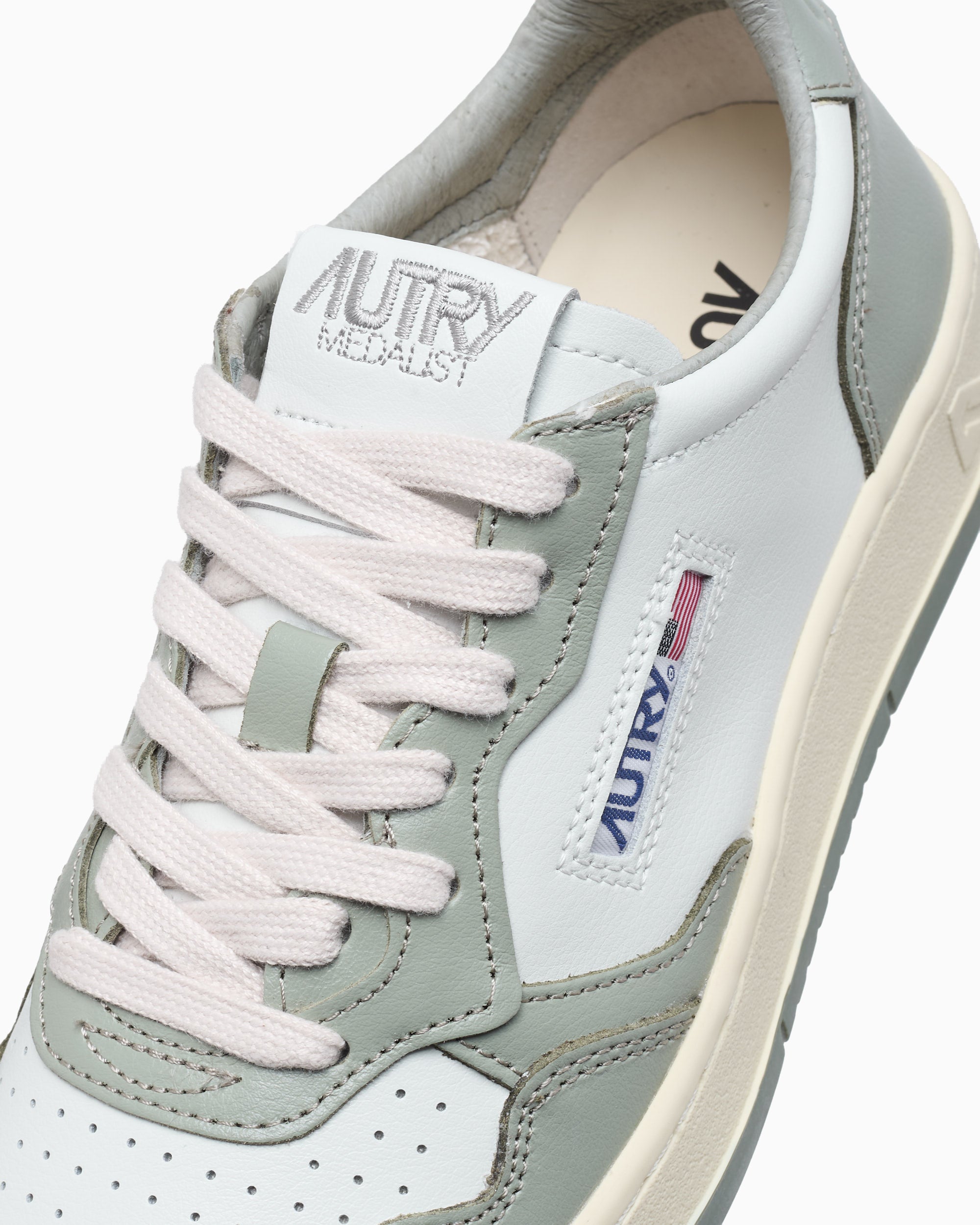 Autry Women's Medalist Low Leather