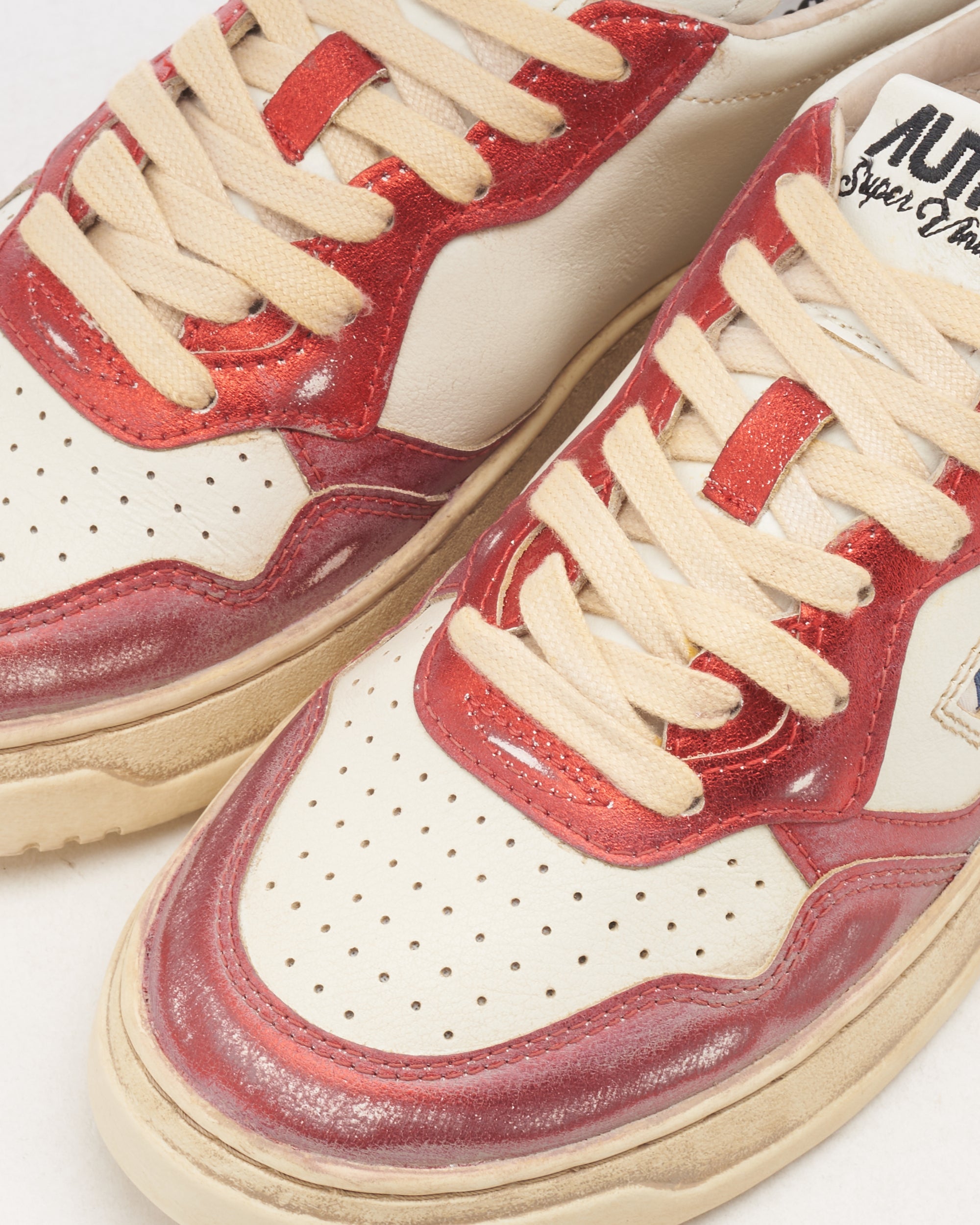 Autry Women's Medalist Low Super Vintage