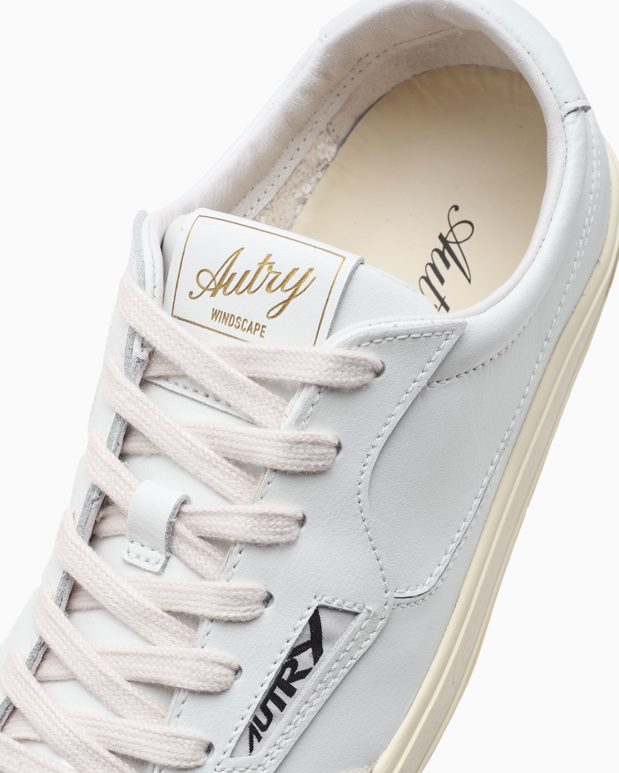 Sneakers Autry Women's Windscape Low - SCLWUK01
