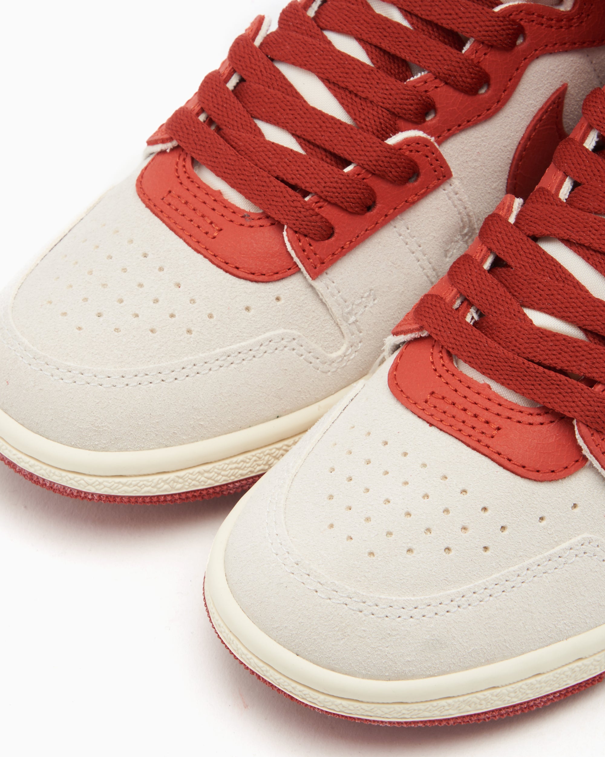 Jordan Air Ship “Every Game Dune Red”