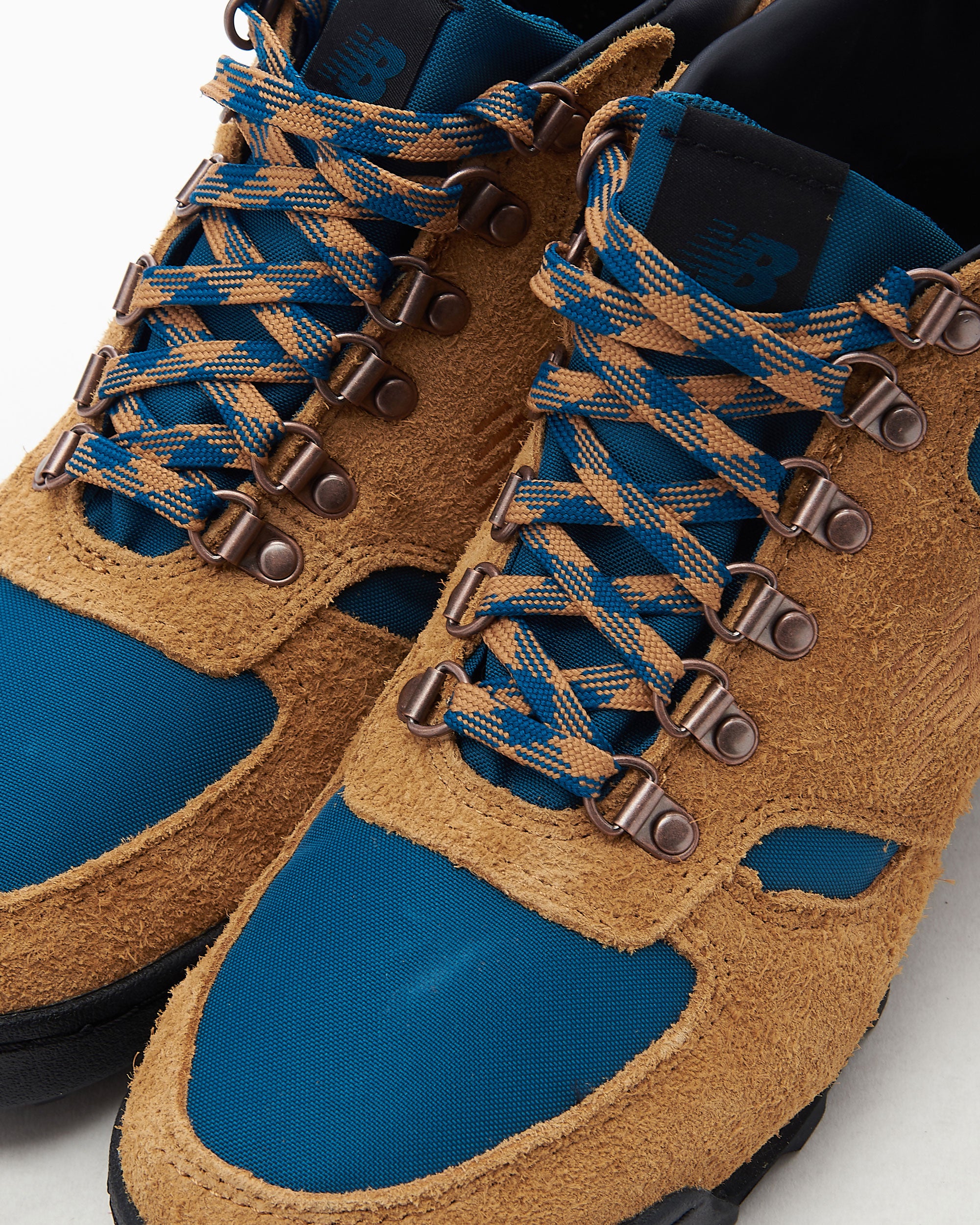 New Balance Rainier URAINAA Vibram