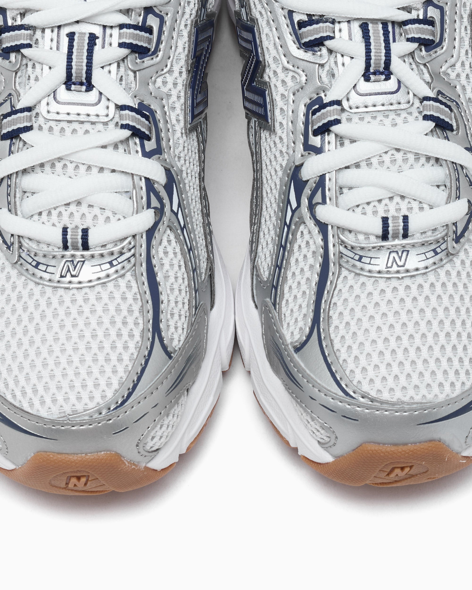 New Balance U740 SN2