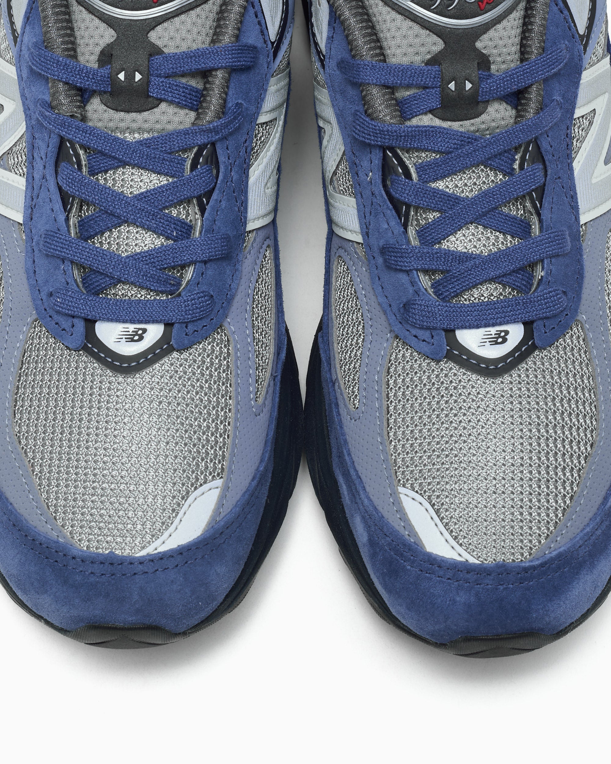 New Balance U990v6 LT6 