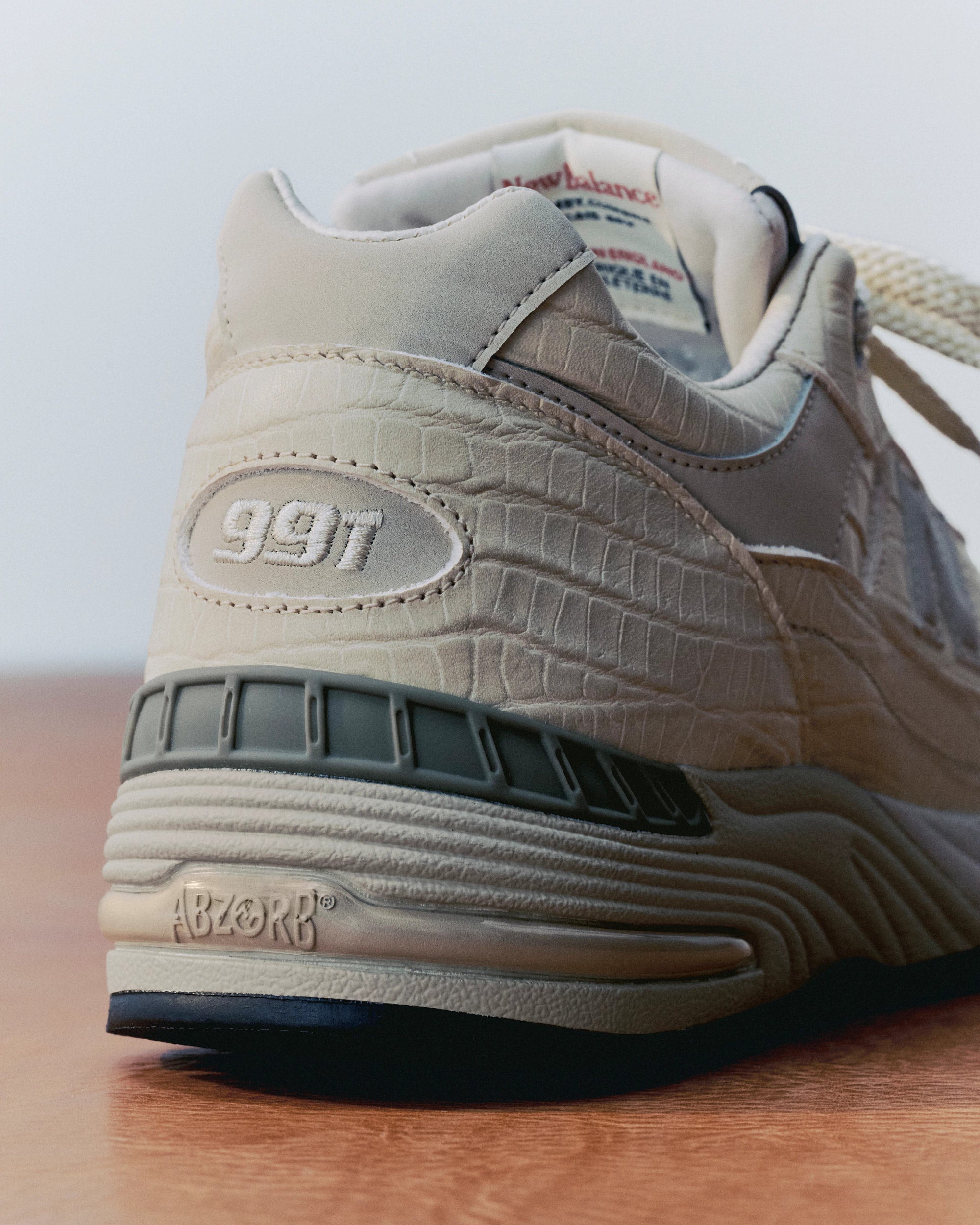 Sneakers New Balance Women's W991v1 Croc Skin "Made in UK" - W991CR1
