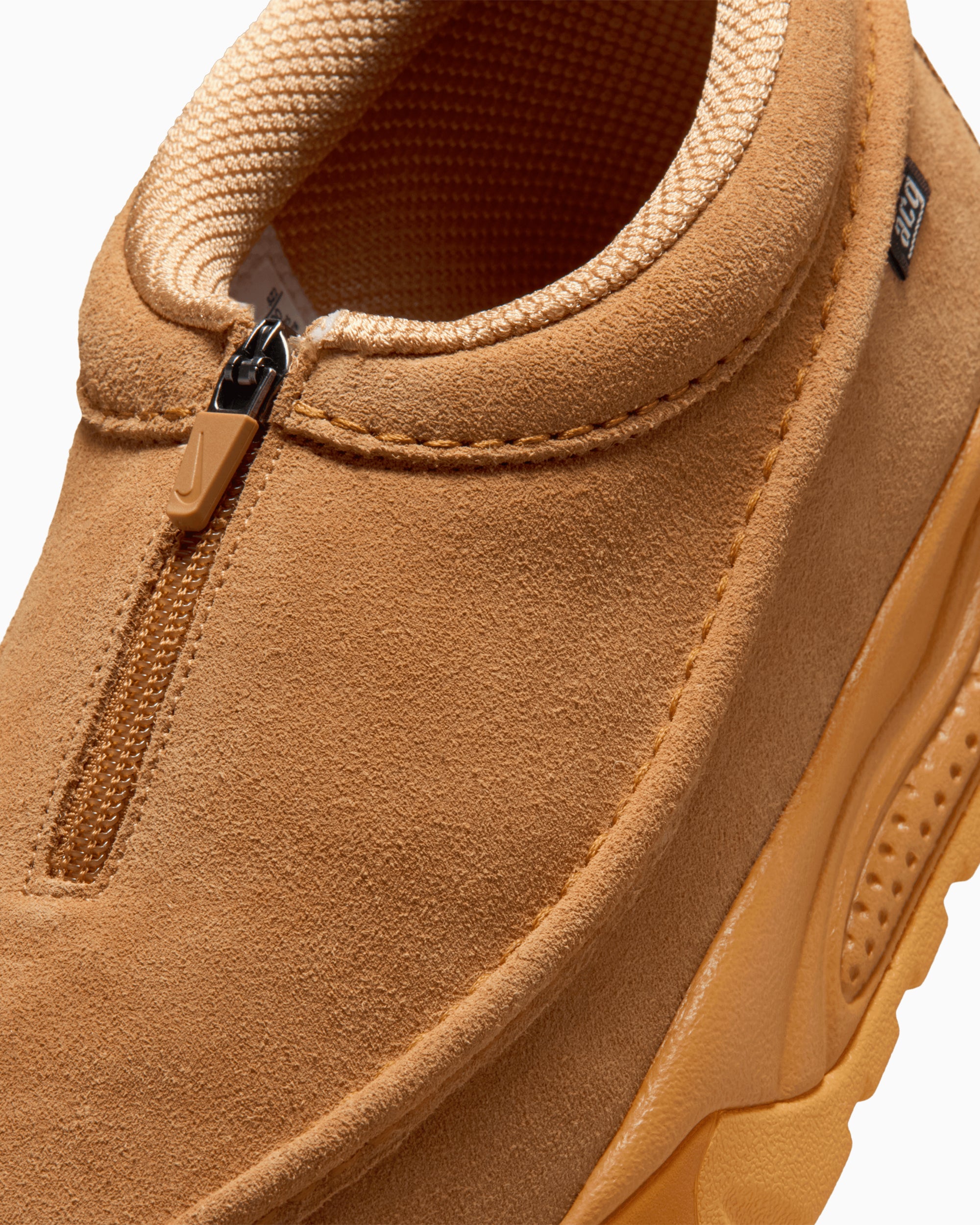 Nike ACG Izy SE