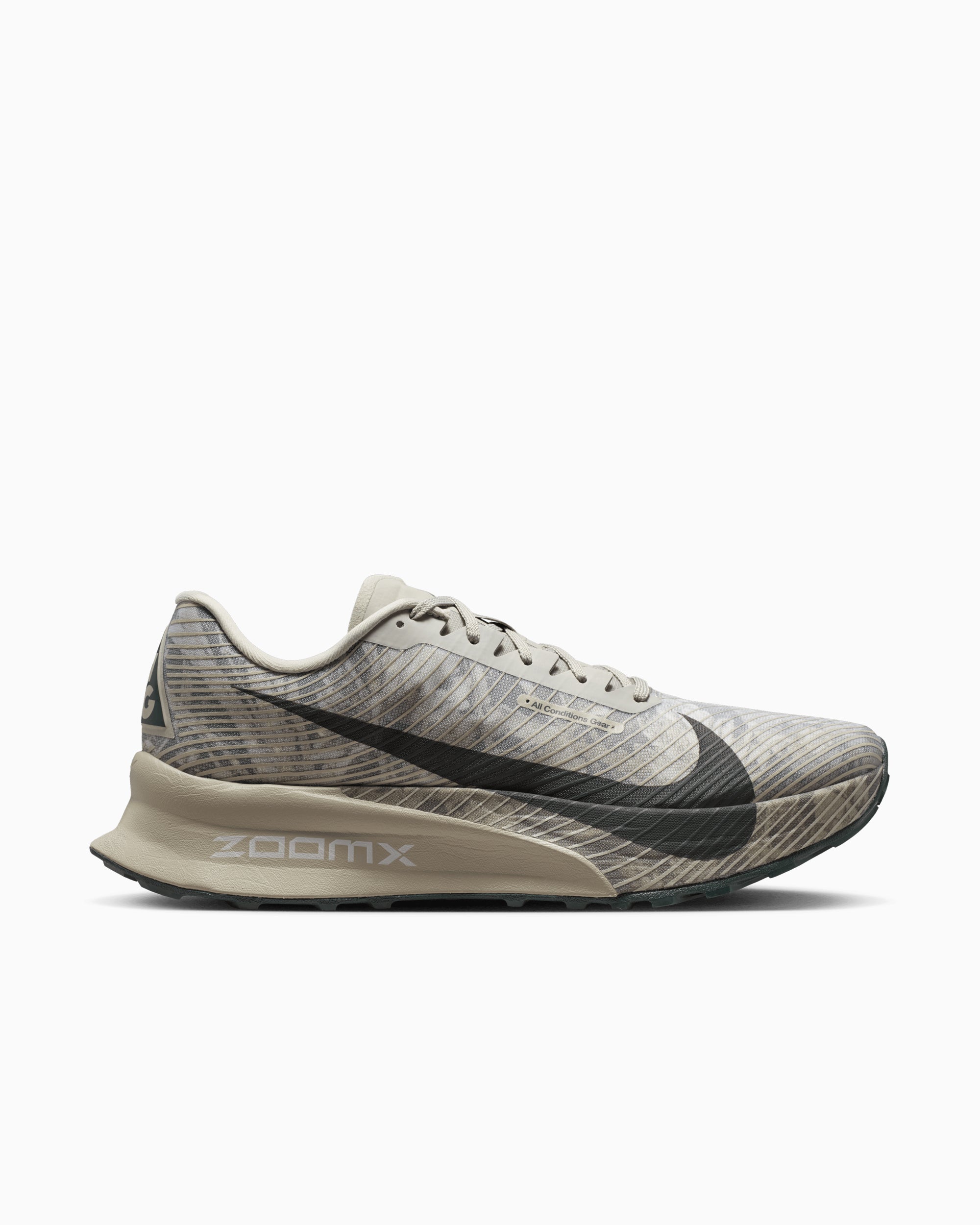 sacai × Nike LDV Waffle 