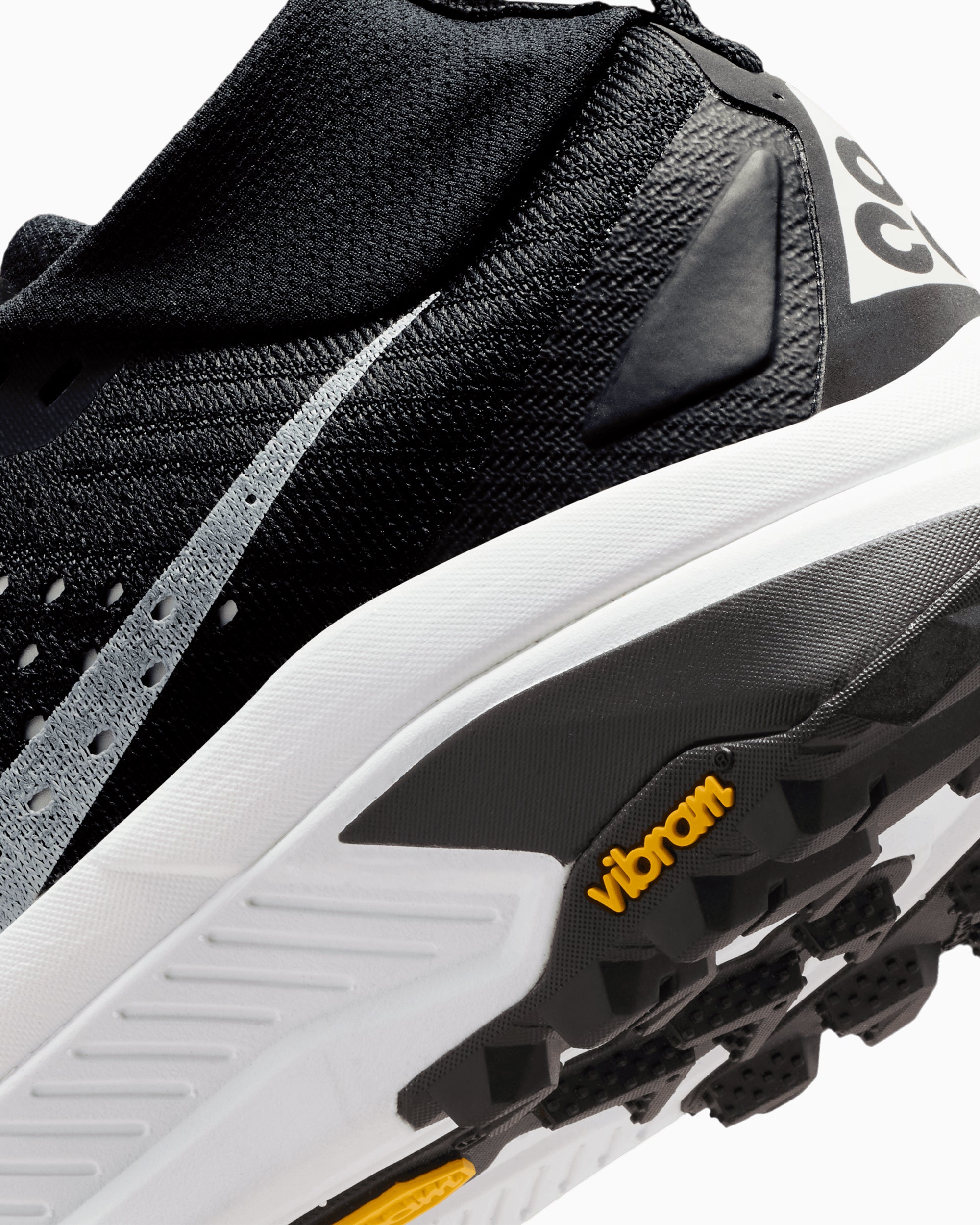 Nike ACG Women's Zegama Trail Vibram