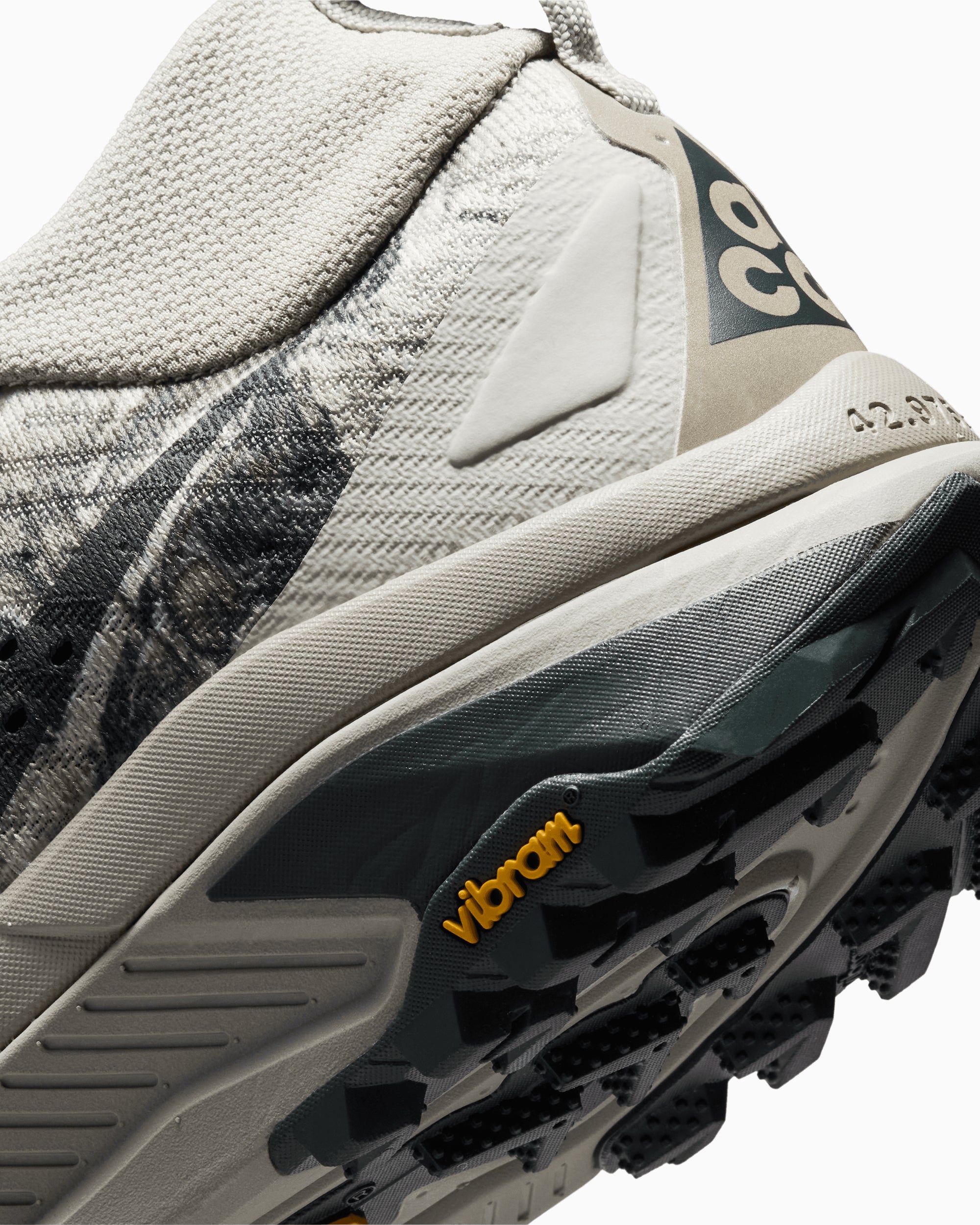 Sneakers Nike ACG Women's Zegama Trail Vibram - HV8115-301