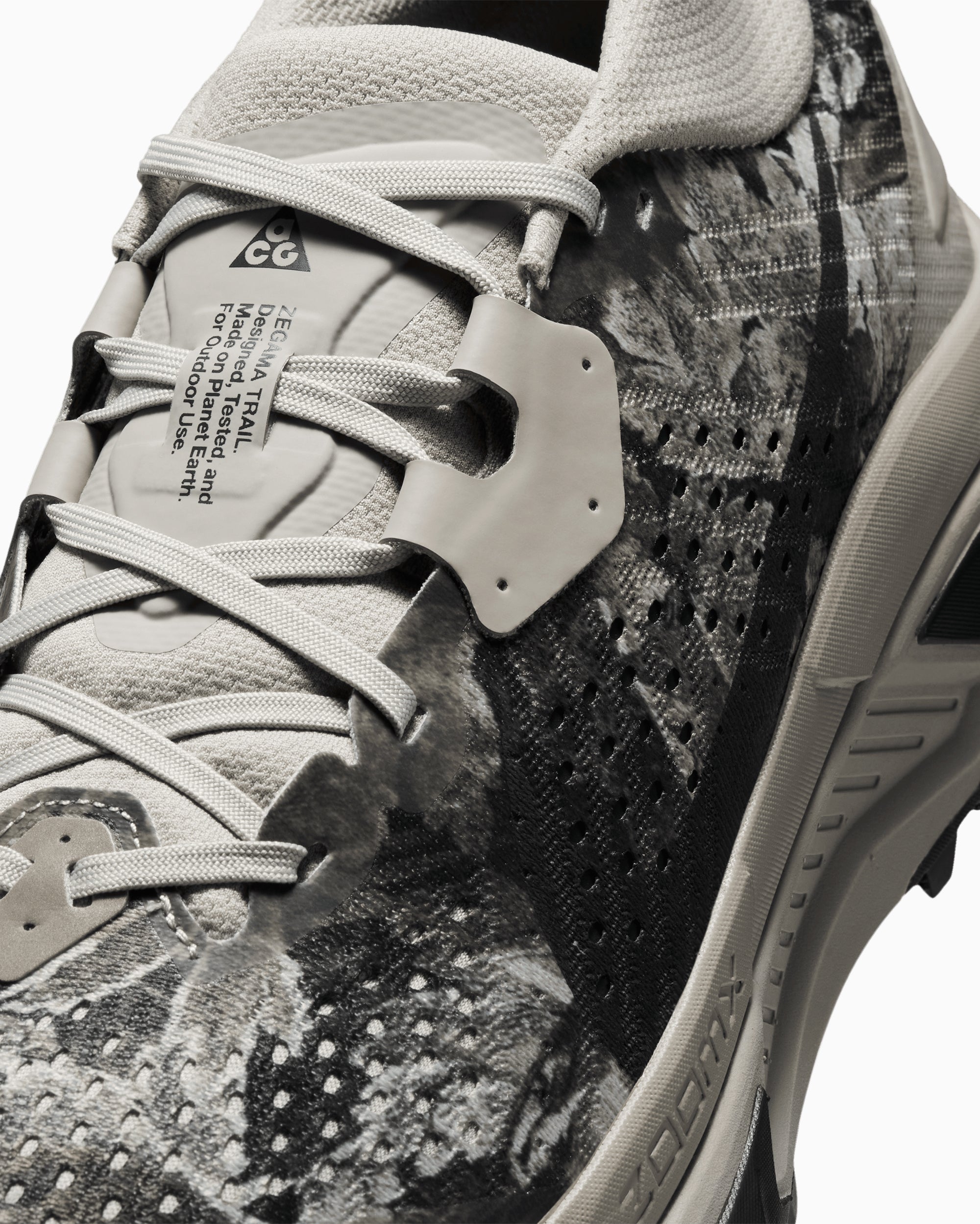 GC08 メタリックシルバー ランニングシューズ Nike ACG Zegama Trail Vibram