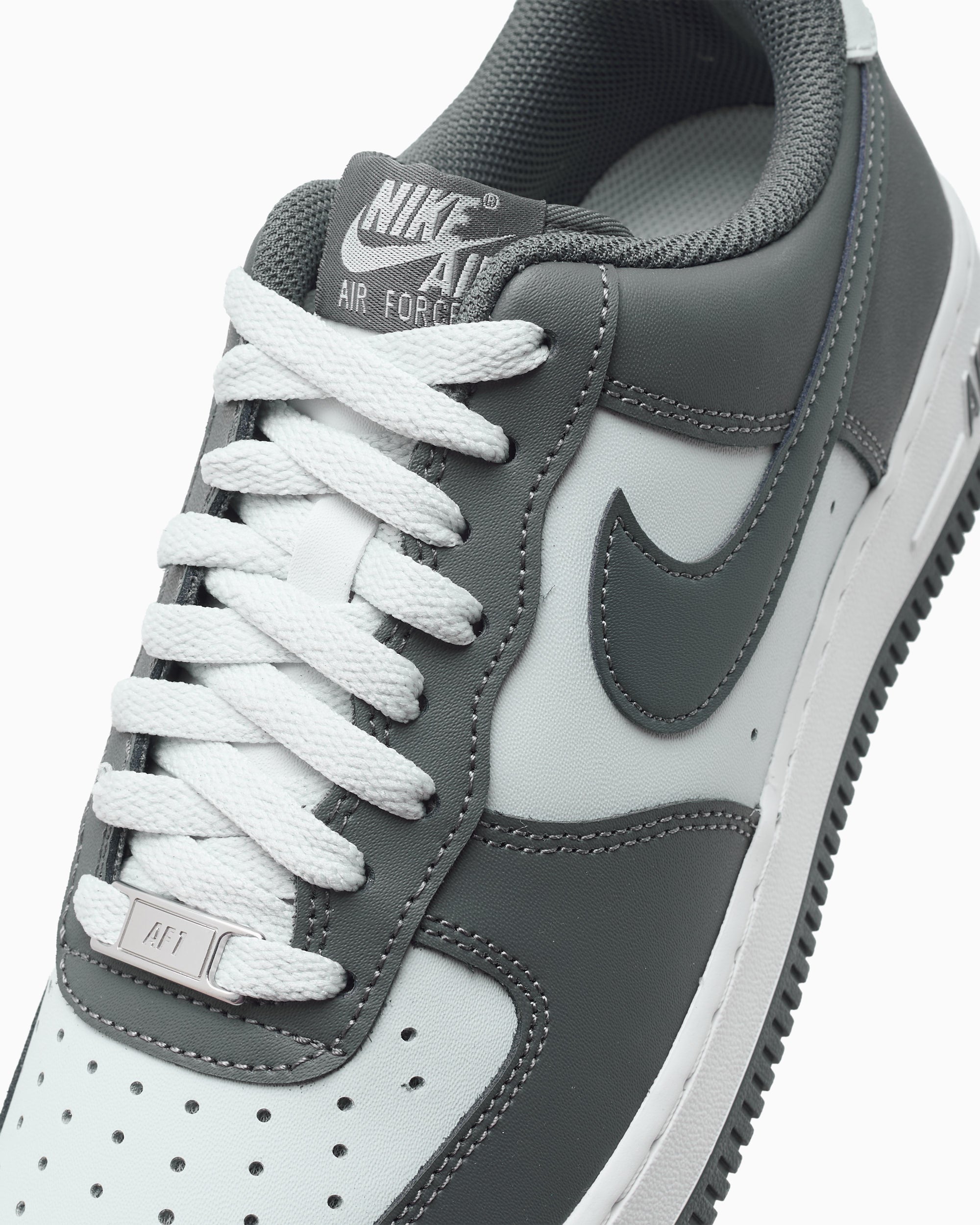 sneakers-nike-air-force-1-07-