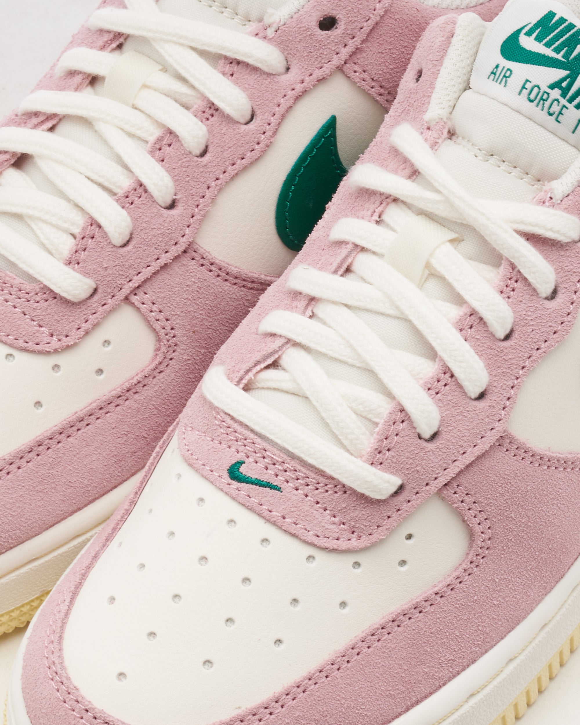 Sneakers Nike Air Force 1 '07 LV8 ND "Soft Pink" - FV9346-100