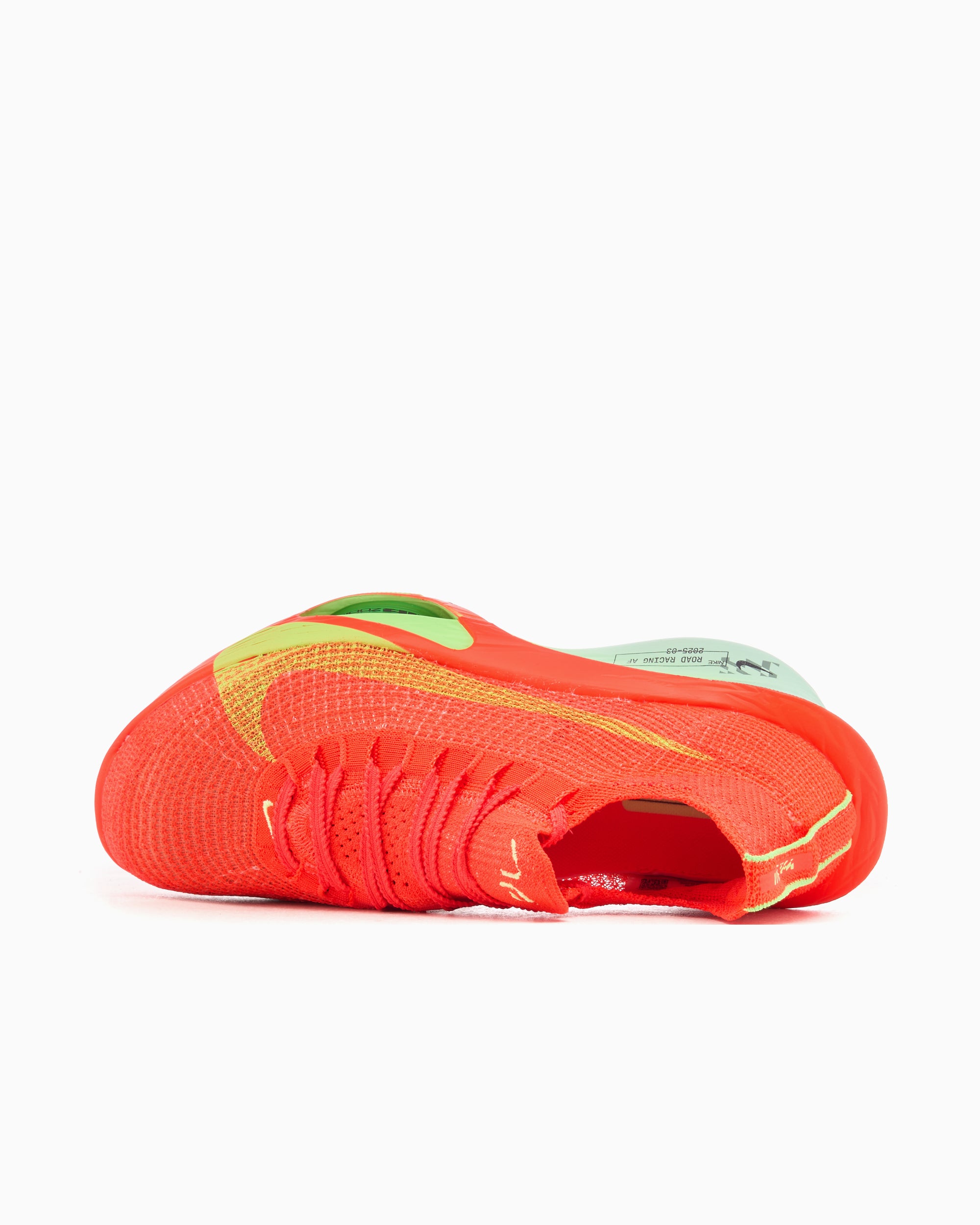 NIKE ZOOMX アルファフライnext % アルファフライの配色を反映した新色の「ナイキ ズームエックス