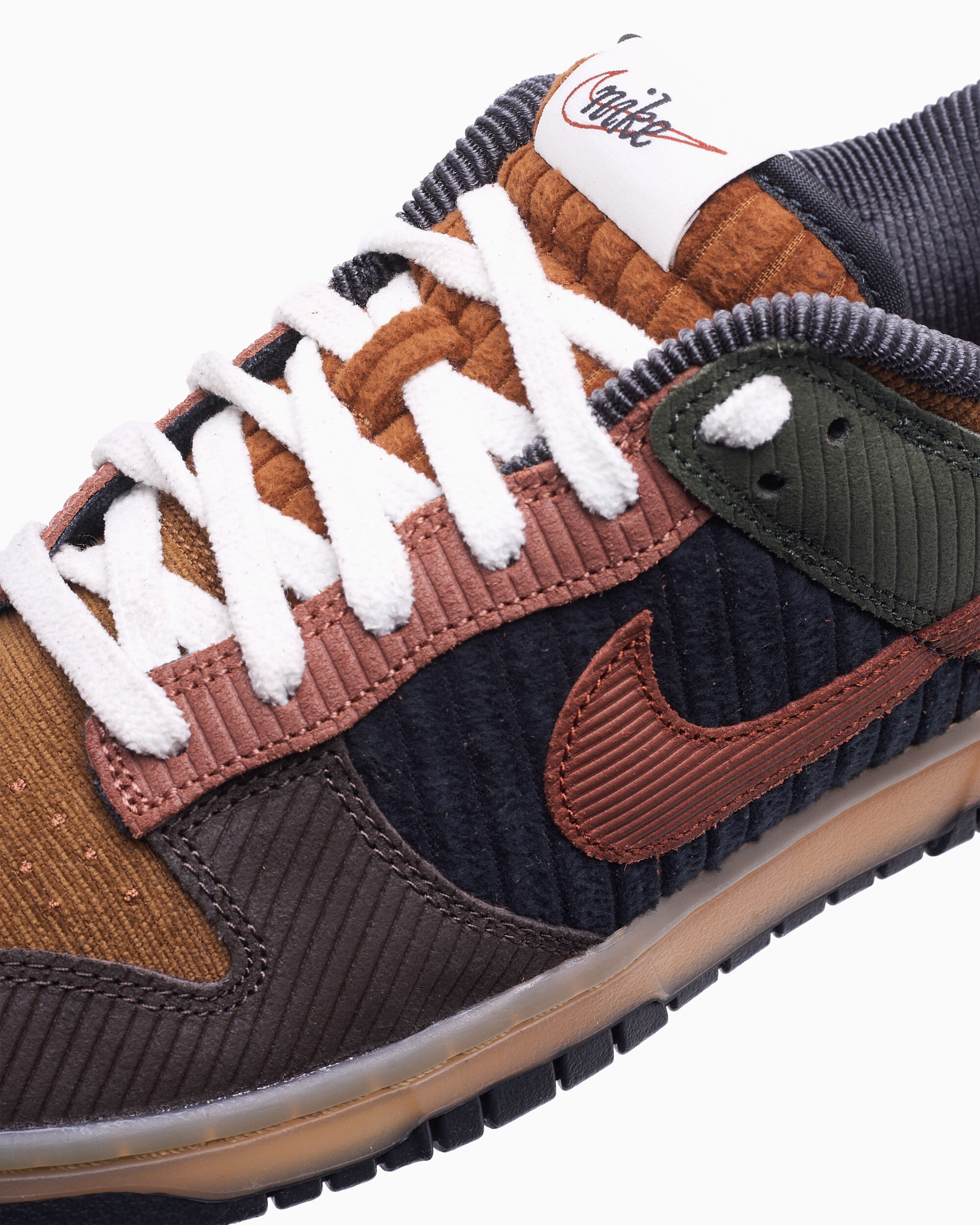 Sneakers Nike Dunk Low Retro Premium "Corduroy" - IB7746-201