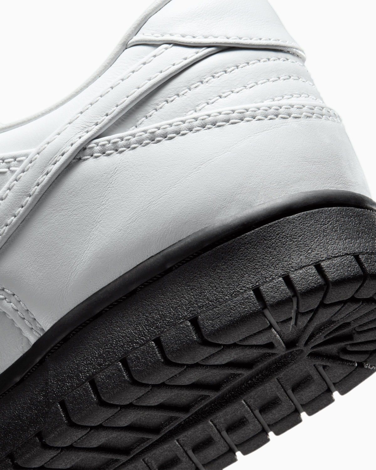 Nike Dunk Low Retro PRM QS