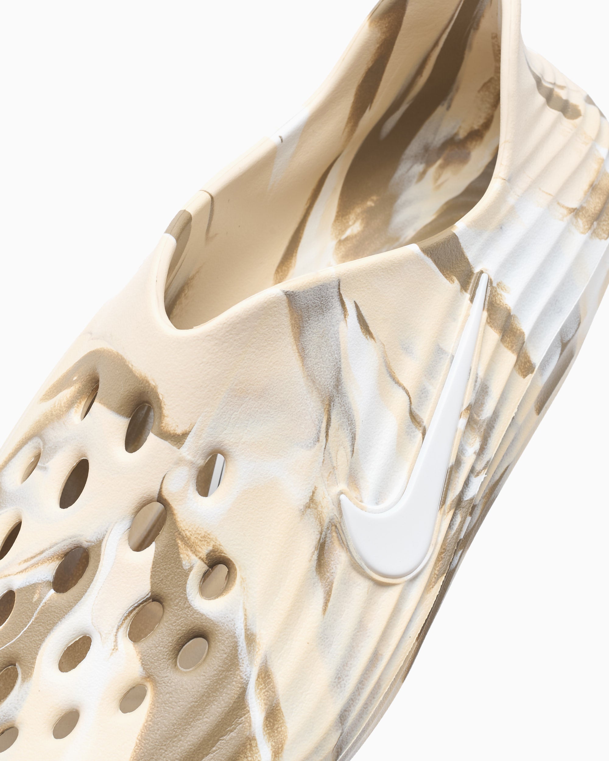 accra リボンゴム　ベージュ Nike ReactX Rejuven8 