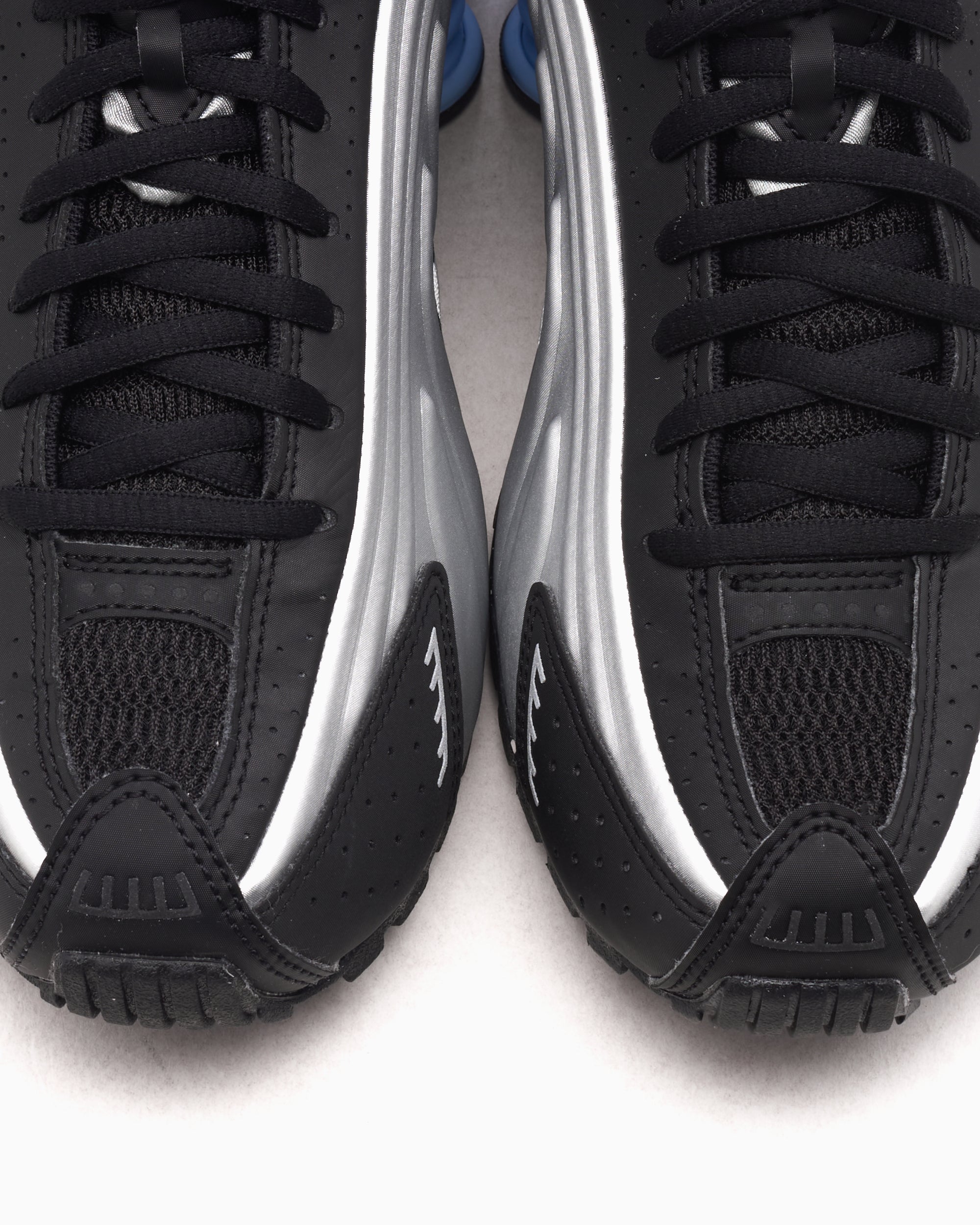 Sneakers Nike Shox R4 - HQ1988-004