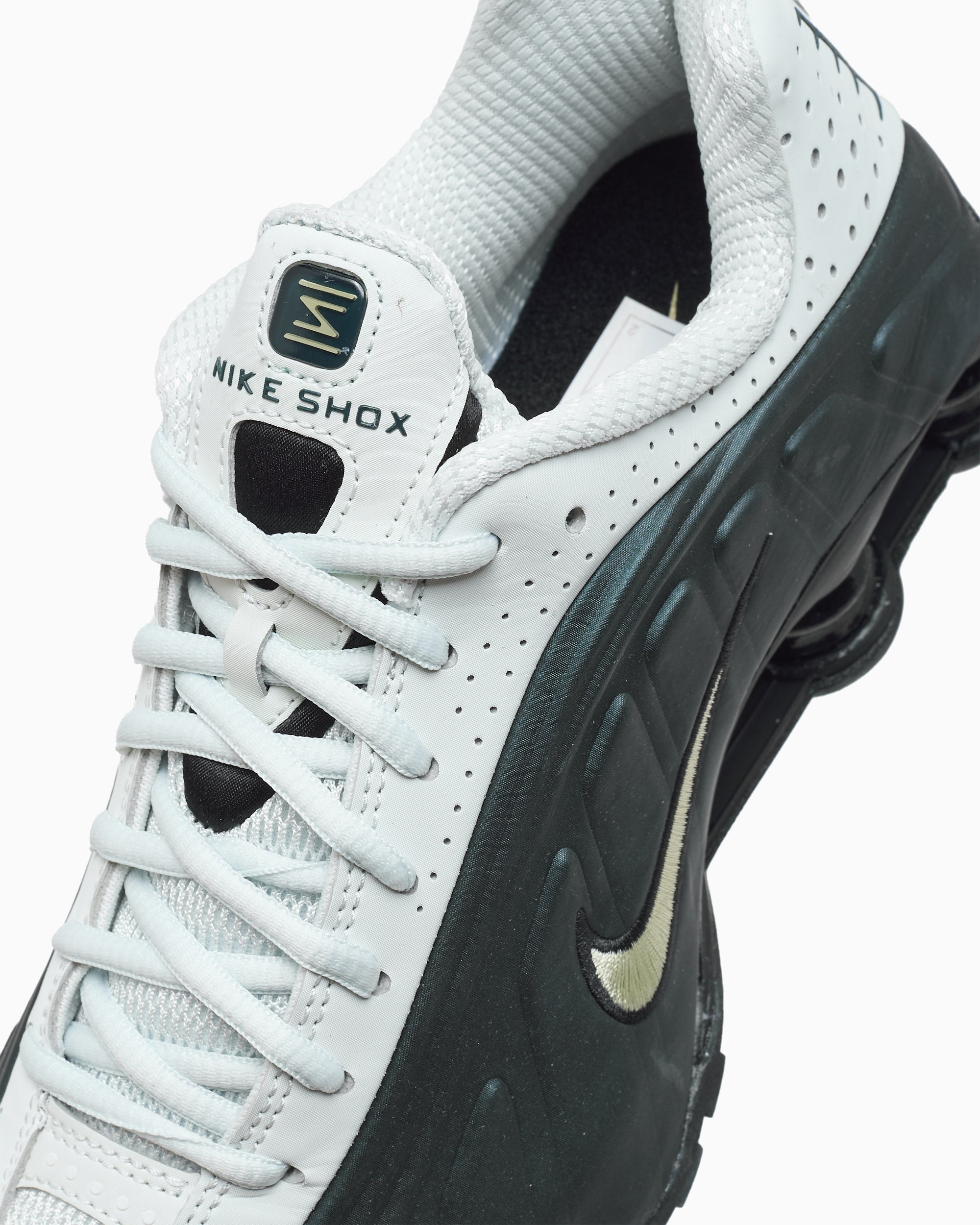 Nike Shox R4