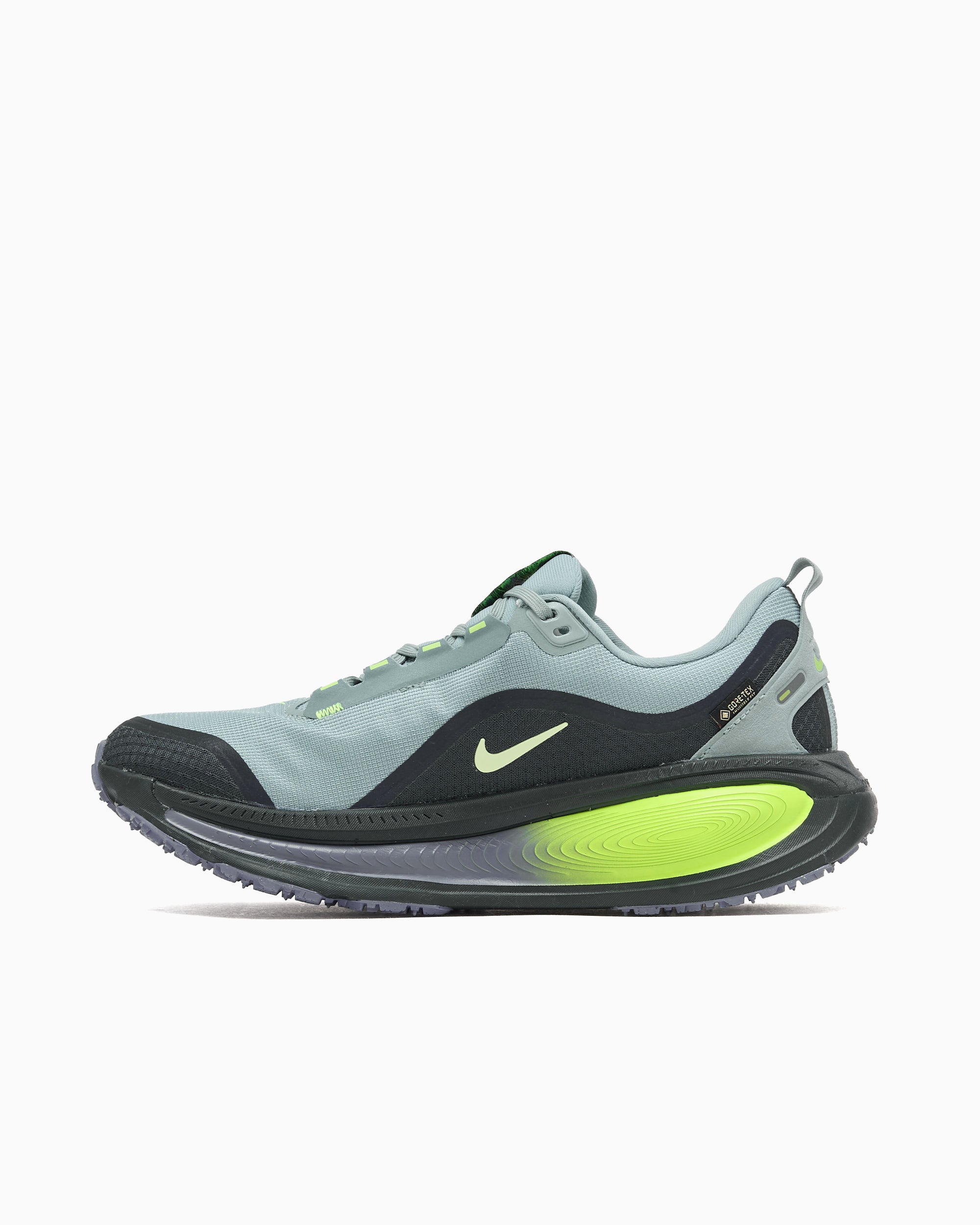靴 NIKE Vomero 18 GORE-TEX HQ7001-300 Nike Vomero 18 Gore-Tex®