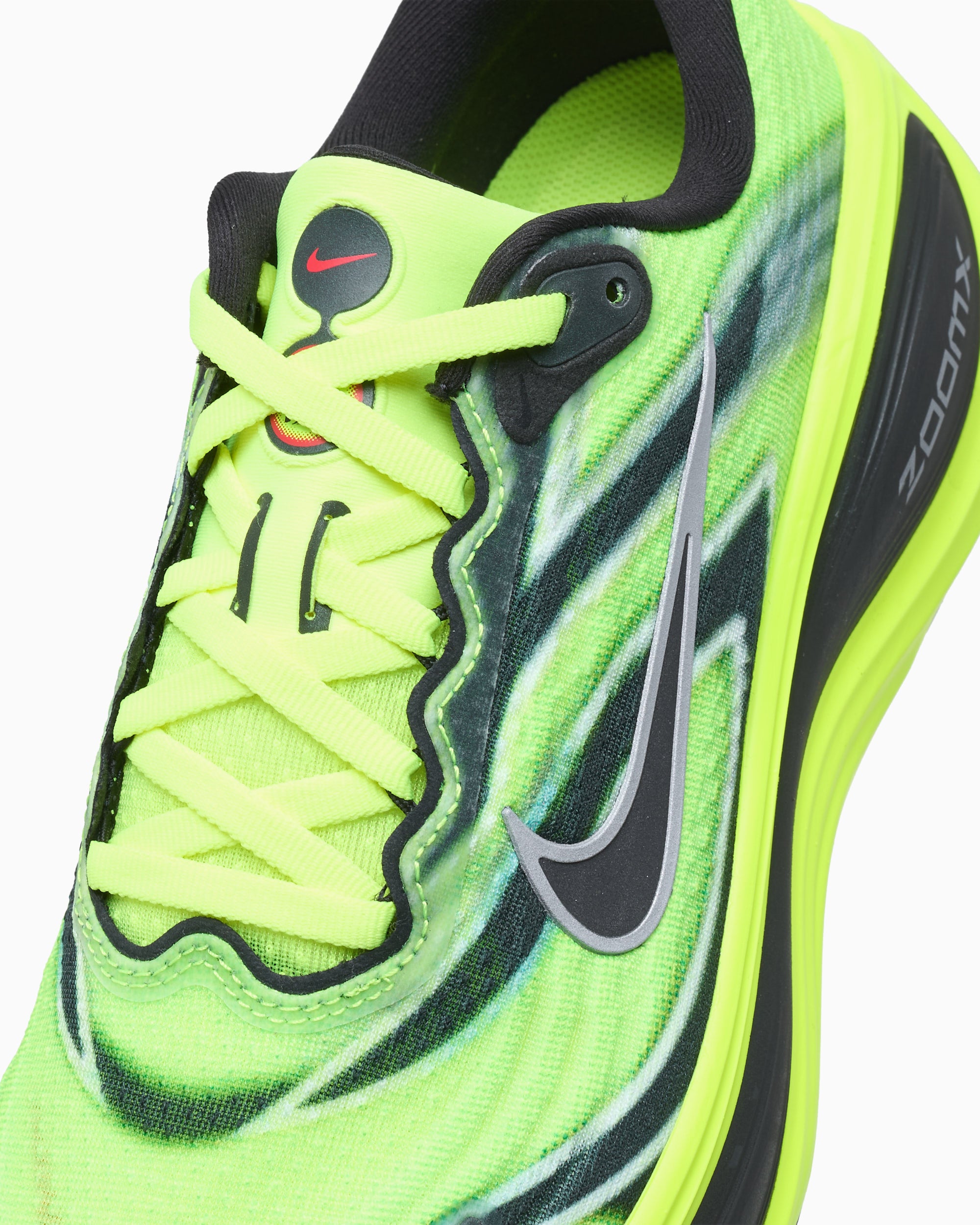 sneakers-nike-vomero-plus-se-