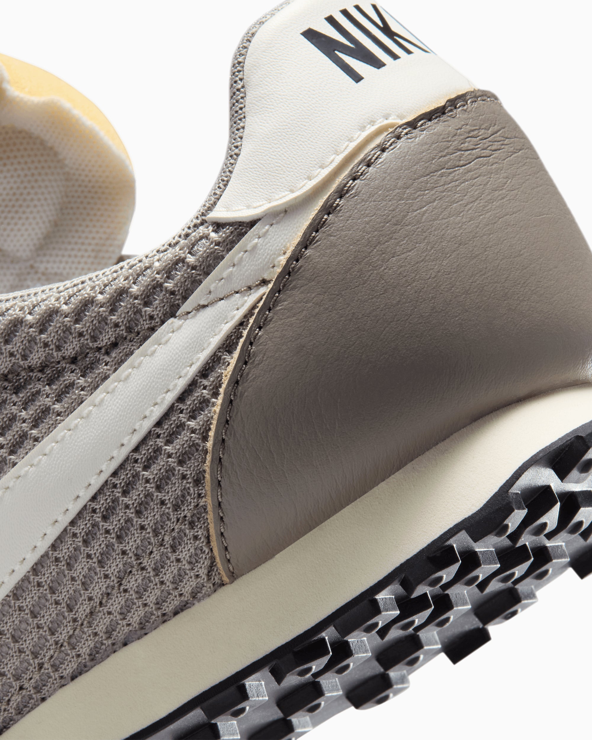 sneakers-nike-waffle-racer-se-