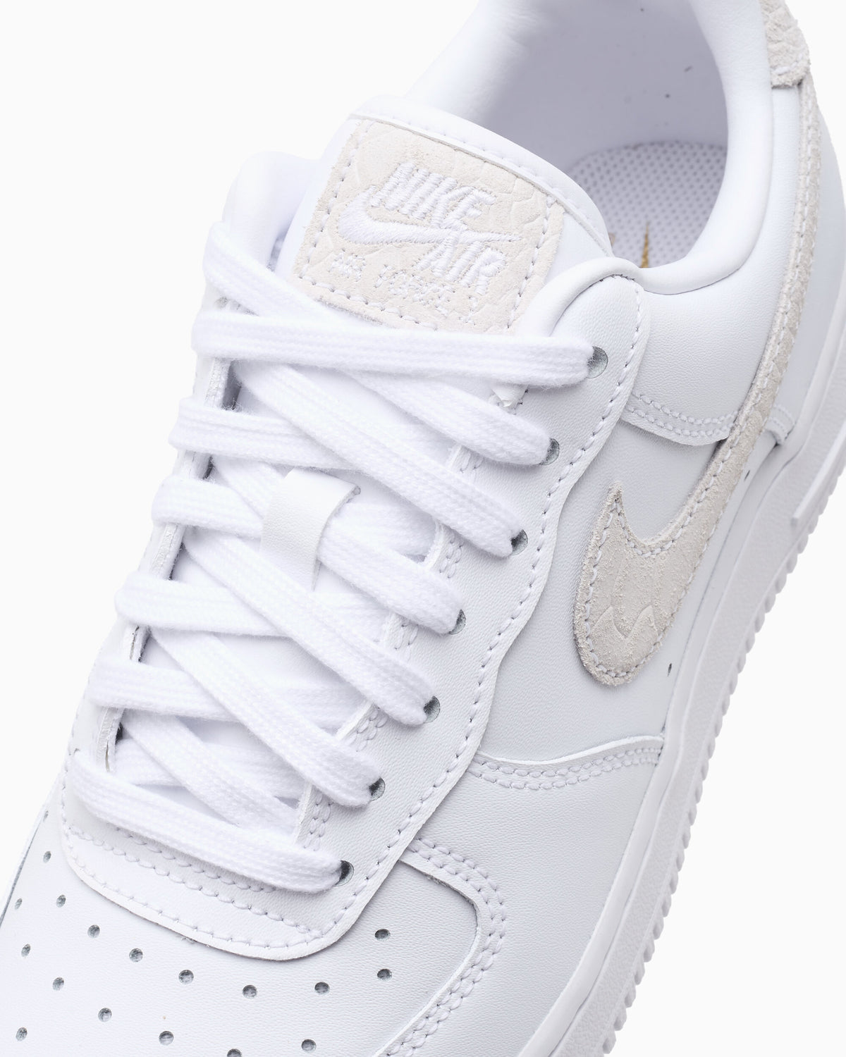 Sneakers Nike Women's Air Force 1 '07 - IZ8908-100