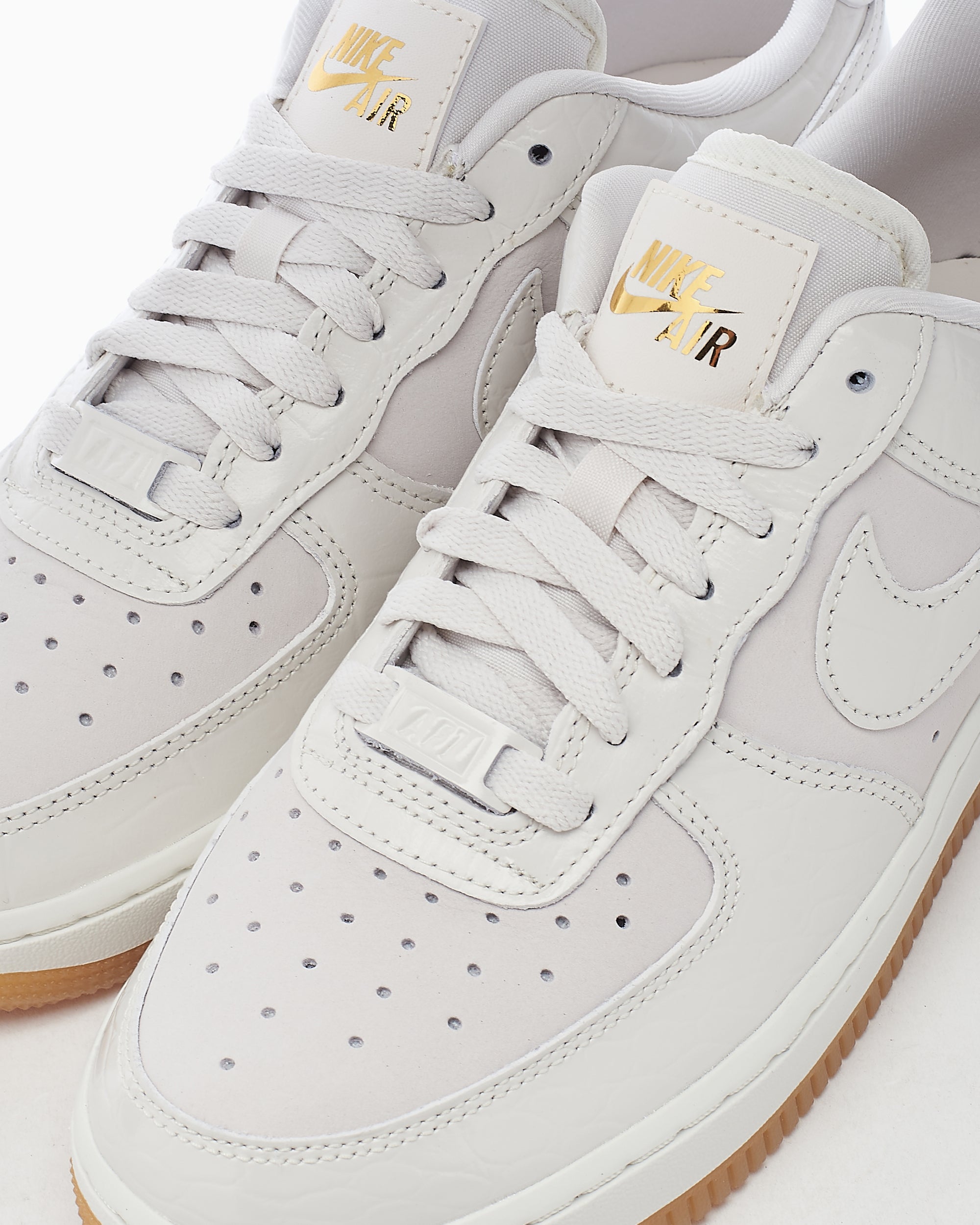 Nike Women's Air Force 1 '07 LX 