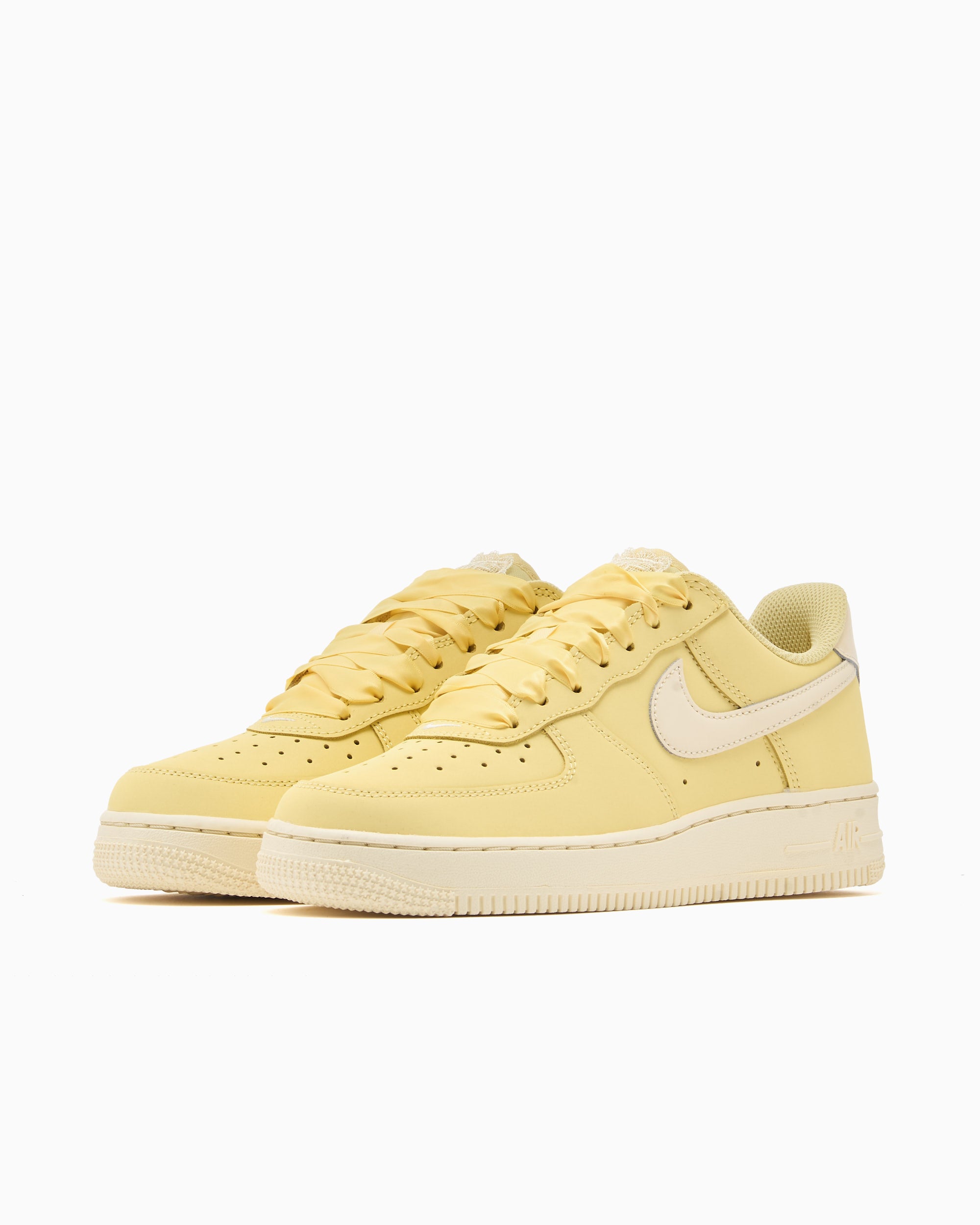 Shoes Nike WMNS AIR FORCE 1 07 ESS -