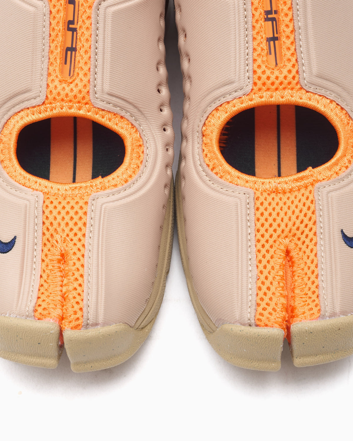 Sneakers Nike Women's Air Rift 2 "Vivid Orange and Yukon Tan" - IQ8006-201